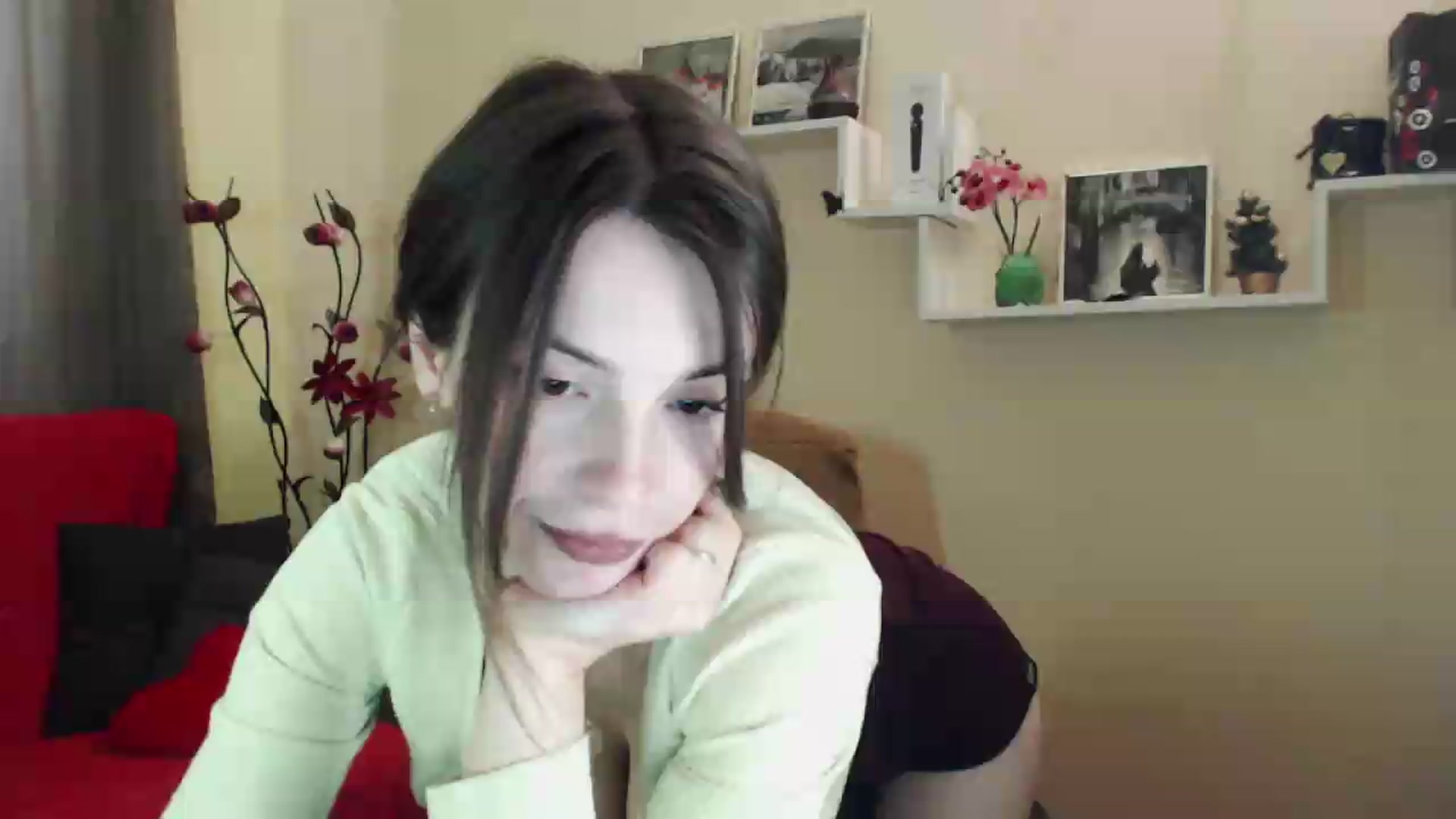 Gallery image thumbnail from MiaRoony's myfreecams stream on, 05/03/2026, 13:15 image 2 of 20