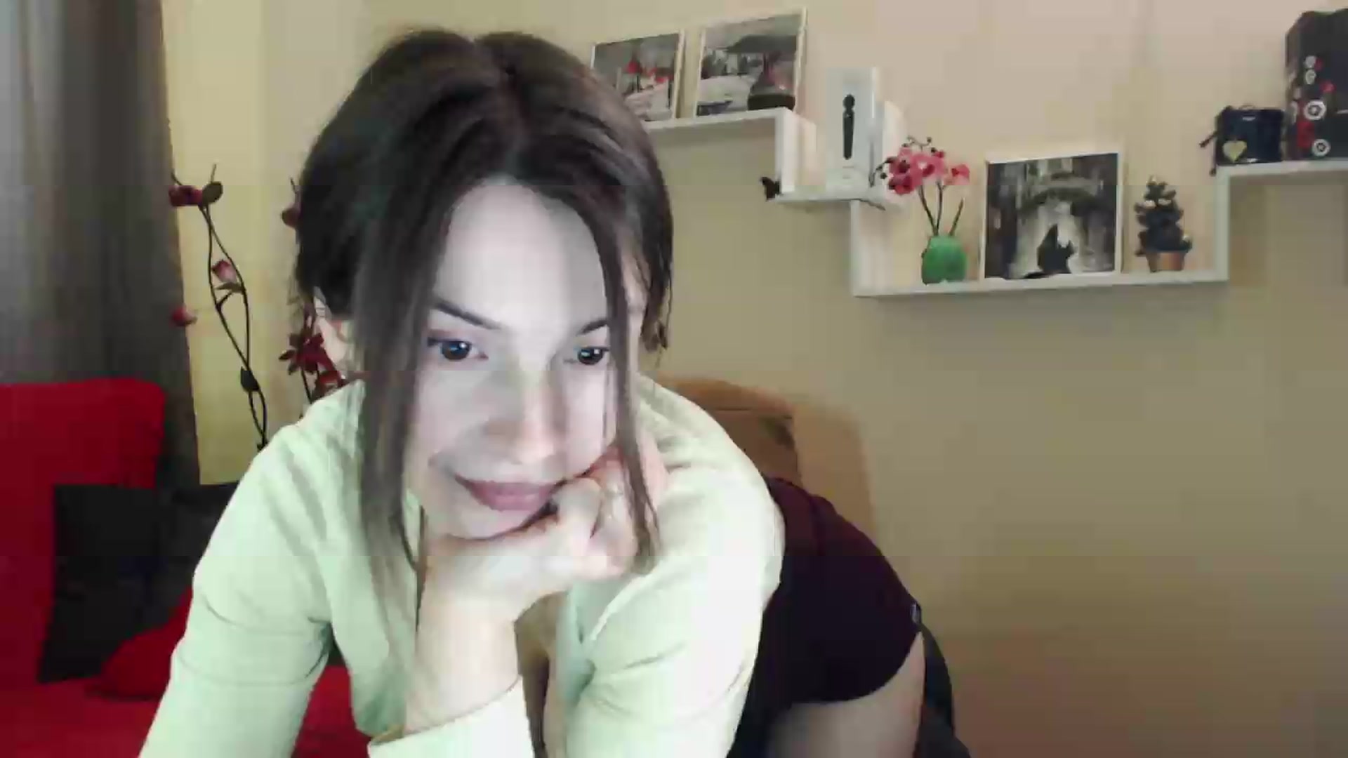 Gallery image thumbnail from MiaRoony's myfreecams stream on, 05/03/2026, 13:15 image 1 of 20