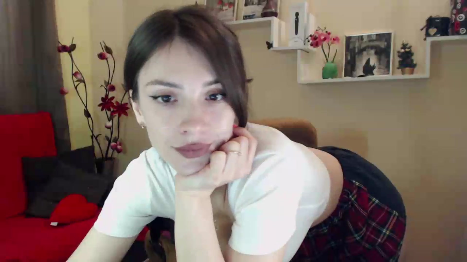 Gallery image thumbnail from MiaRoony's myfreecams stream on, 05/19/2026, 13:44 image 6 of 20