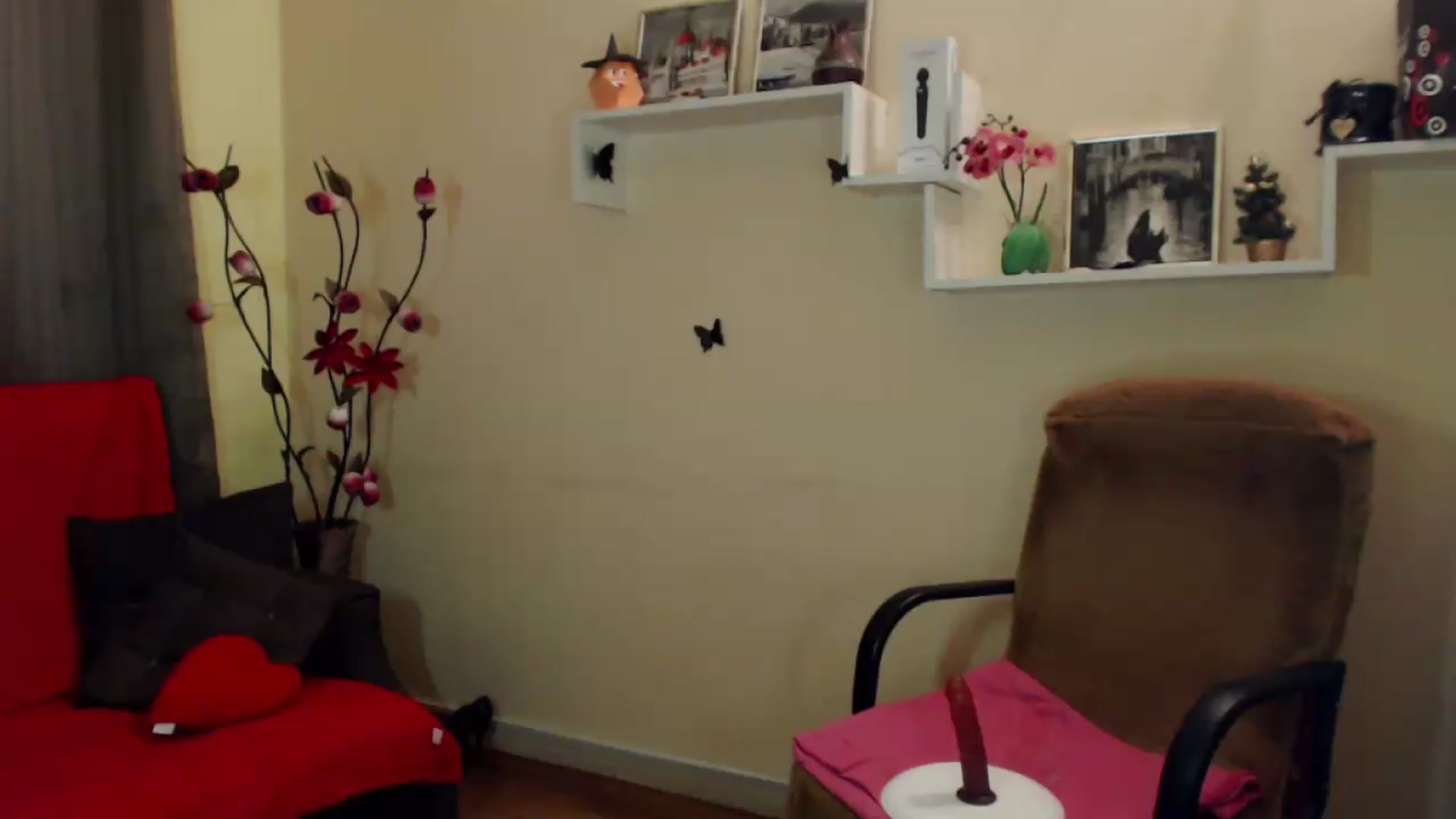 Gallery image thumbnail from MiaRoony's myfreecams stream on, 05/19/2026, 13:44 image 14 of 20