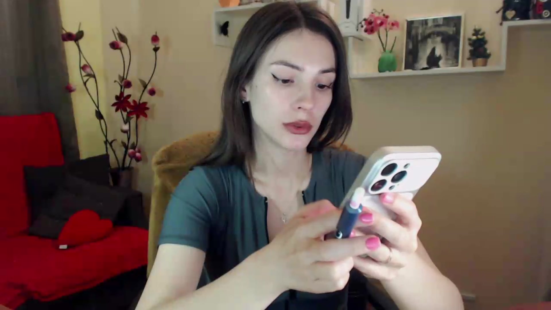 Gallery image thumbnail from MiaRoony's myfreecams stream on, 05/20/2026, 14:24 image 2 of 20