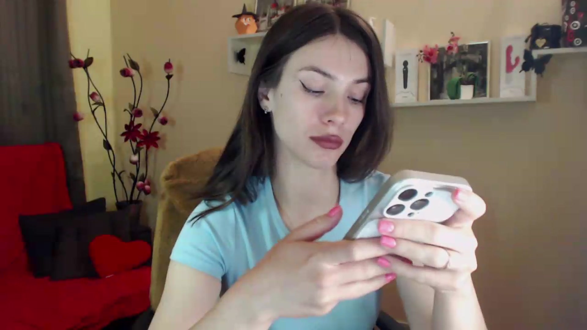 Gallery image thumbnail from MiaRoony's myfreecams stream on, 05/24/2026, 16:46 image 17 of 20