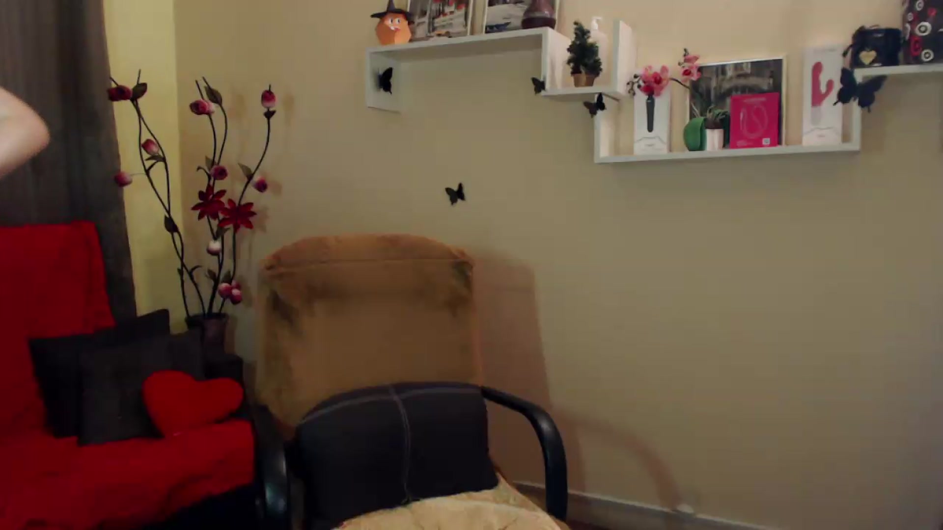 Gallery image thumbnail from MiaRoony's myfreecams stream on, 06/01/2026, 16:43 image 11 of 20
