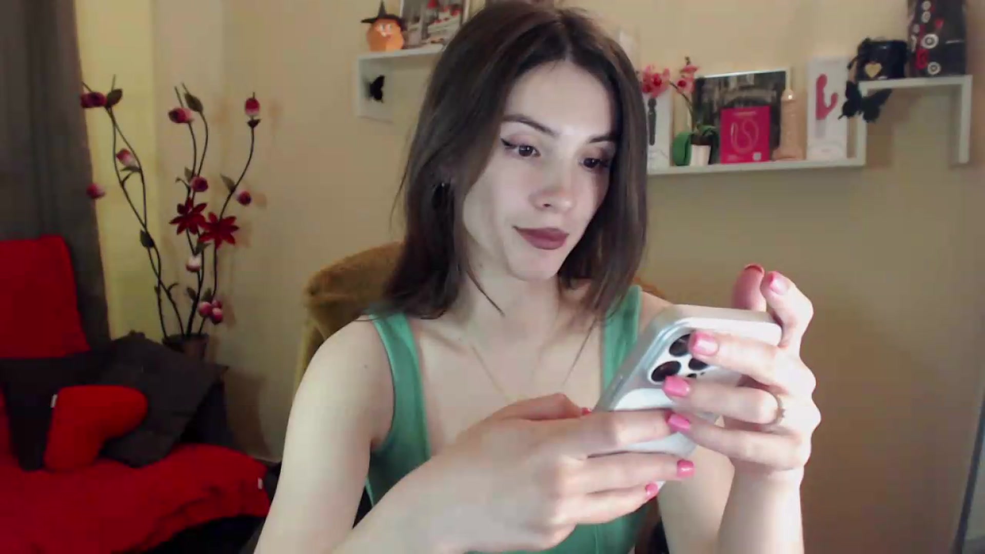 Gallery image thumbnail from MiaRoony's myfreecams stream on, 06/07/2026, 13:28 image 16 of 20