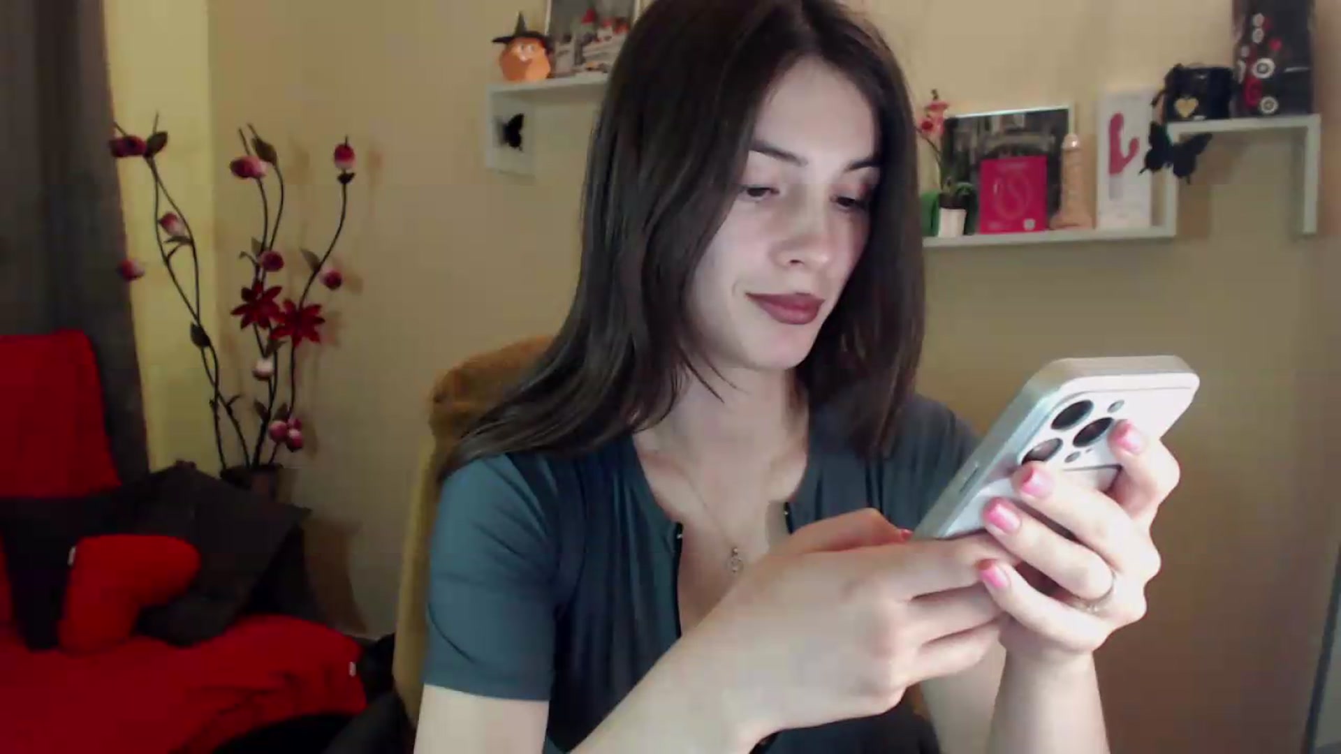 Gallery image thumbnail from MiaRoony's myfreecams stream on, 06/07/2026, 15:17 image 15 of 20