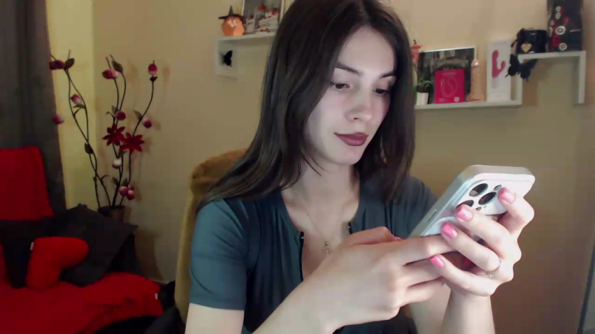 Gallery image thumbnail from MiaRoony's myfreecams stream on, 06/07/2026, 15:17 image 14 of 20