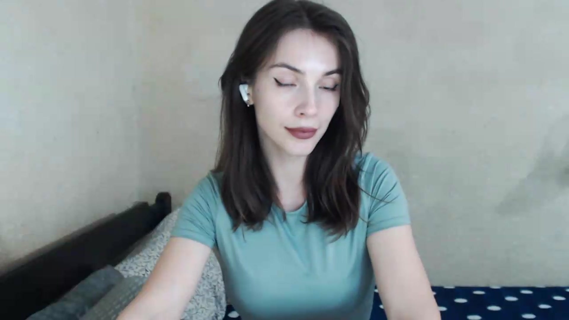 Gallery image thumbnail from MiaRoony's myfreecams stream on, 06/12/2026, 19:18 image 8 of 20