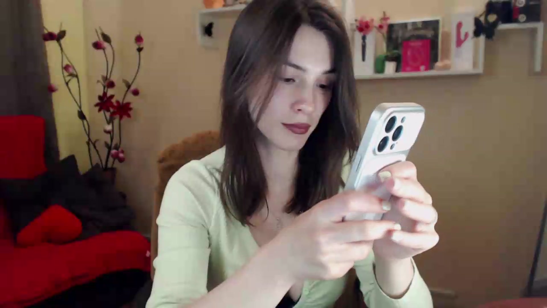 Gallery image thumbnail from MiaRoony's myfreecams stream on, 06/19/2026, 14:37 image 12 of 20