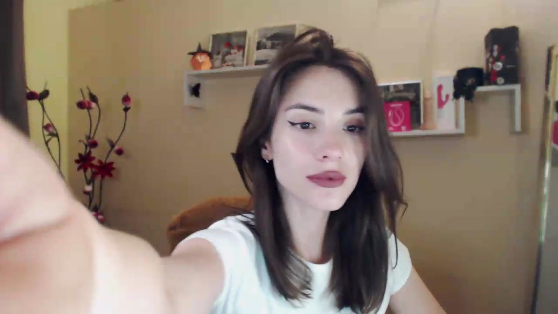 Gallery image thumbnail from MiaRoony's myfreecams stream on, 06/29/2026, 15:14 image 16 of 20