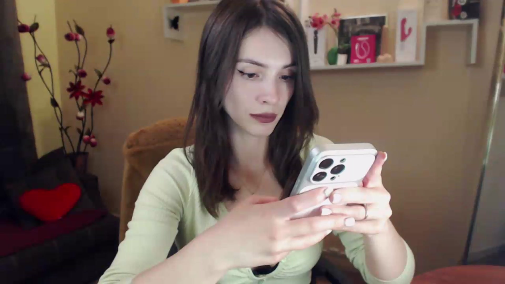 Gallery image thumbnail from MiaRoony's myfreecams stream on, 07/10/2026, 14:53 image 16 of 20