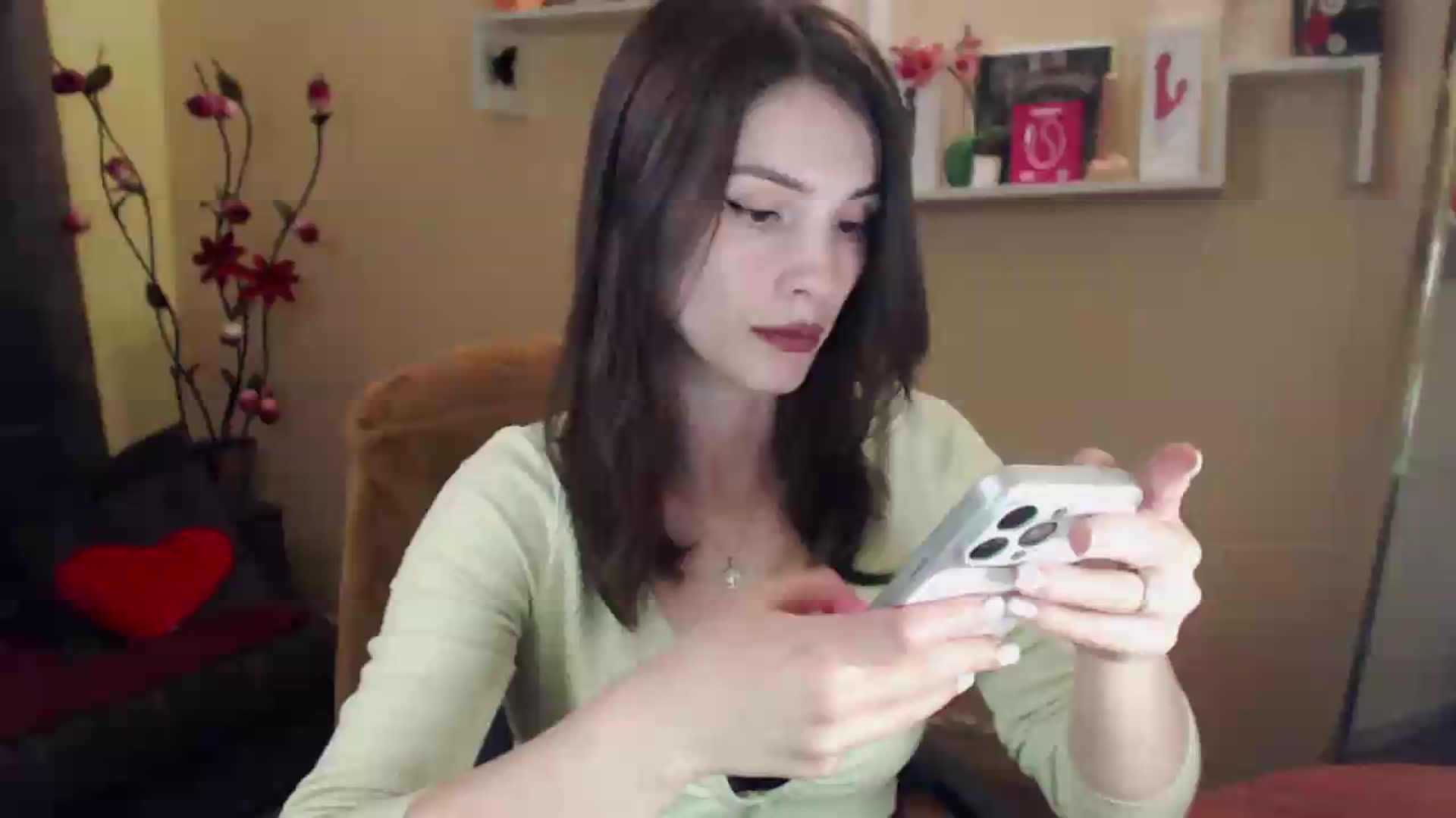 Gallery image thumbnail from MiaRoony's myfreecams stream on, 07/10/2026, 14:53 image 17 of 20