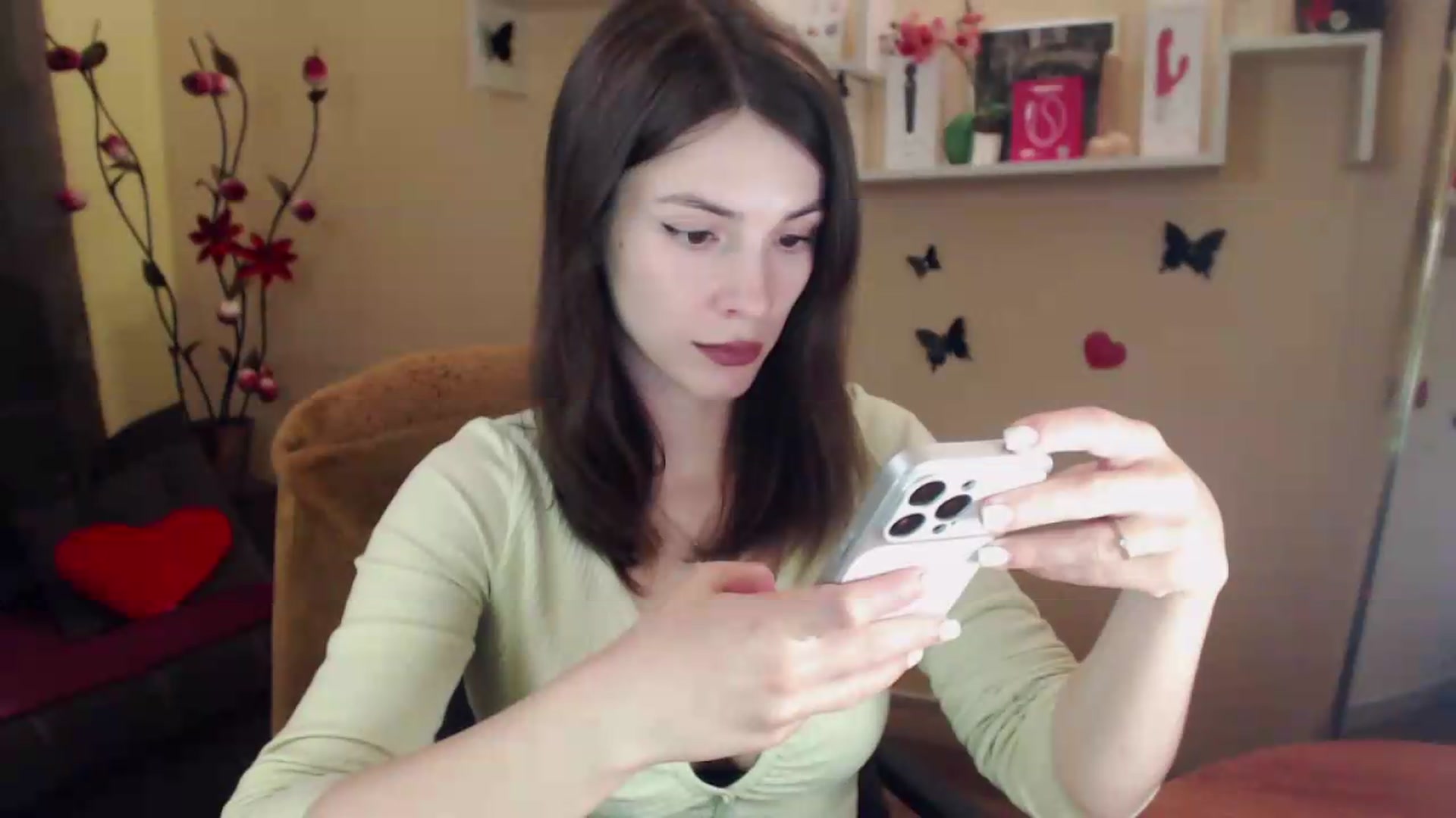 Gallery image thumbnail from MiaRoony's myfreecams stream on, 07/12/2026, 12:37 image 7 of 20