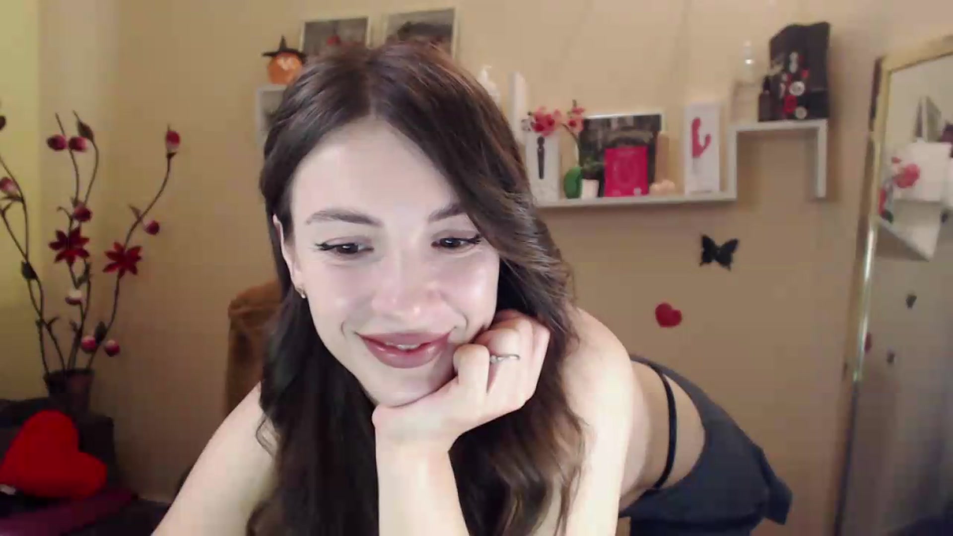 Gallery image thumbnail from MiaRoony's myfreecams stream on, 08/04/2026, 11:19 image 12 of 20