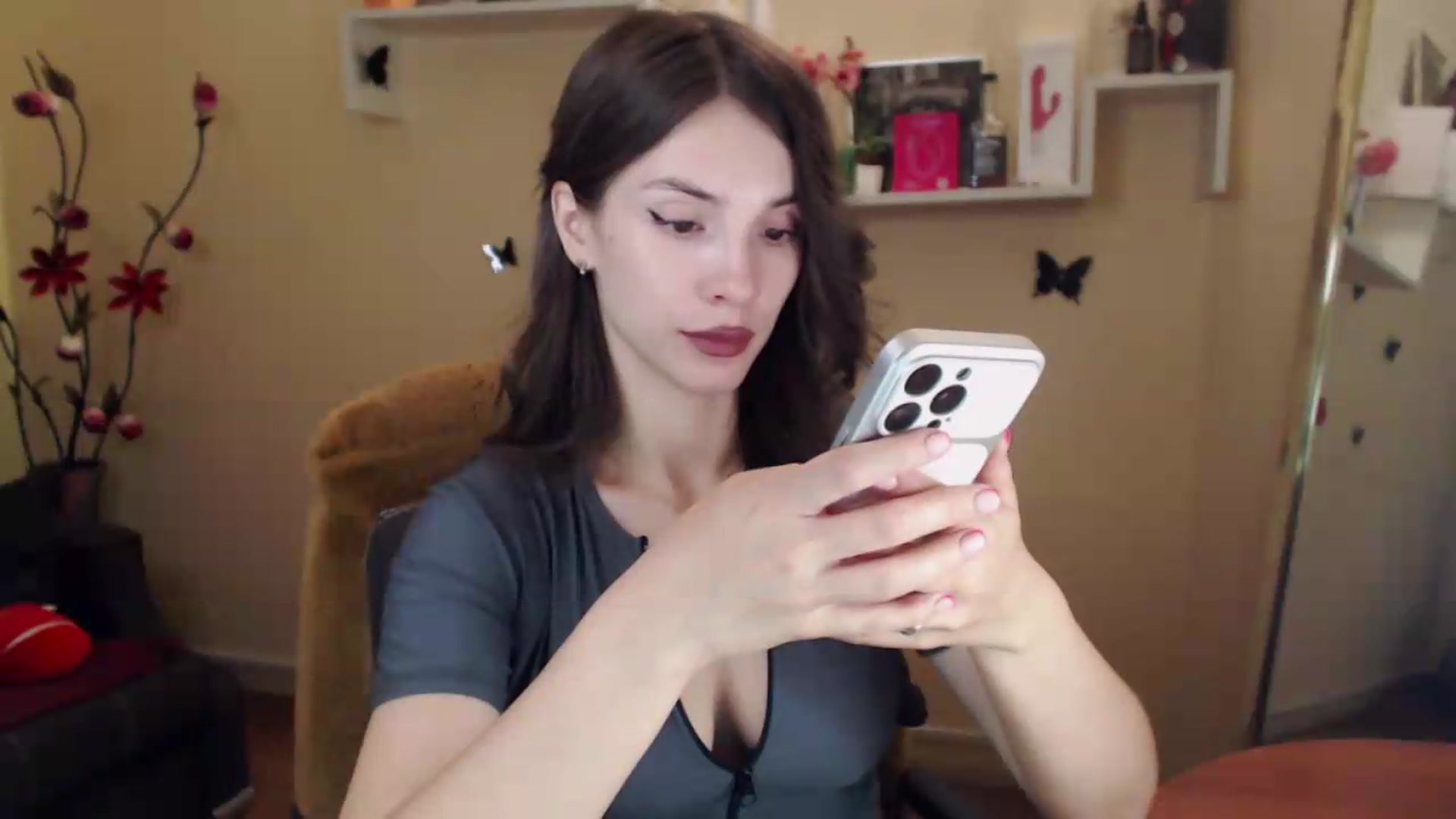 Gallery image thumbnail from MiaRoony's myfreecams stream on, 08/24/2026, 18:01 image 4 of 20
