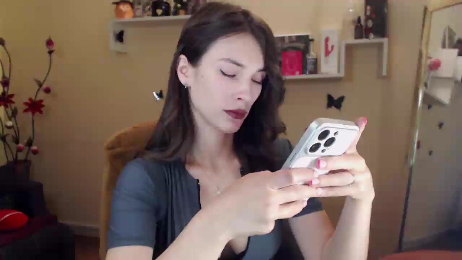 Gallery image thumbnail from MiaRoony's myfreecams stream on, 08/27/2026, 17:51 image 6 of 20