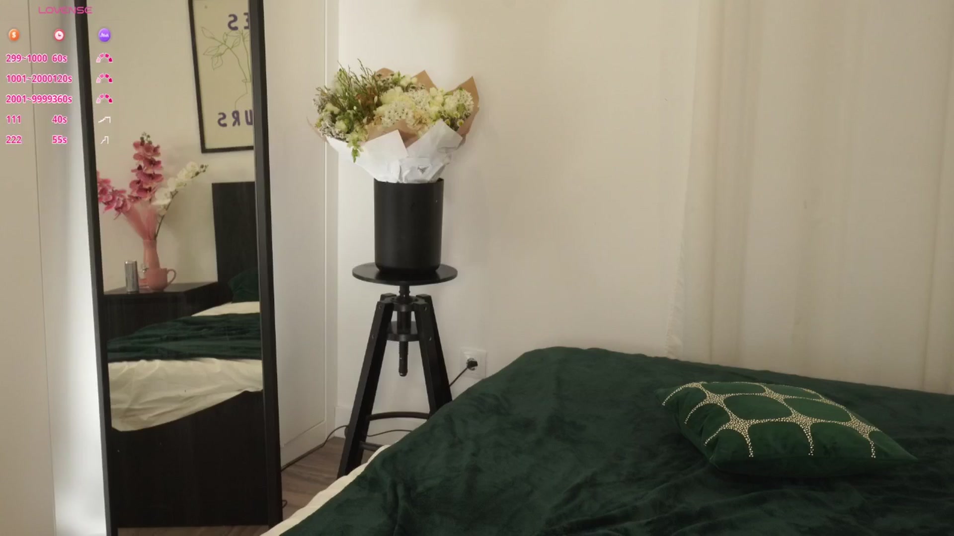 Gallery image thumbnail from MiaRouxie's myfreecams stream on, 06/01/2025, 18:51 image 14 of 20