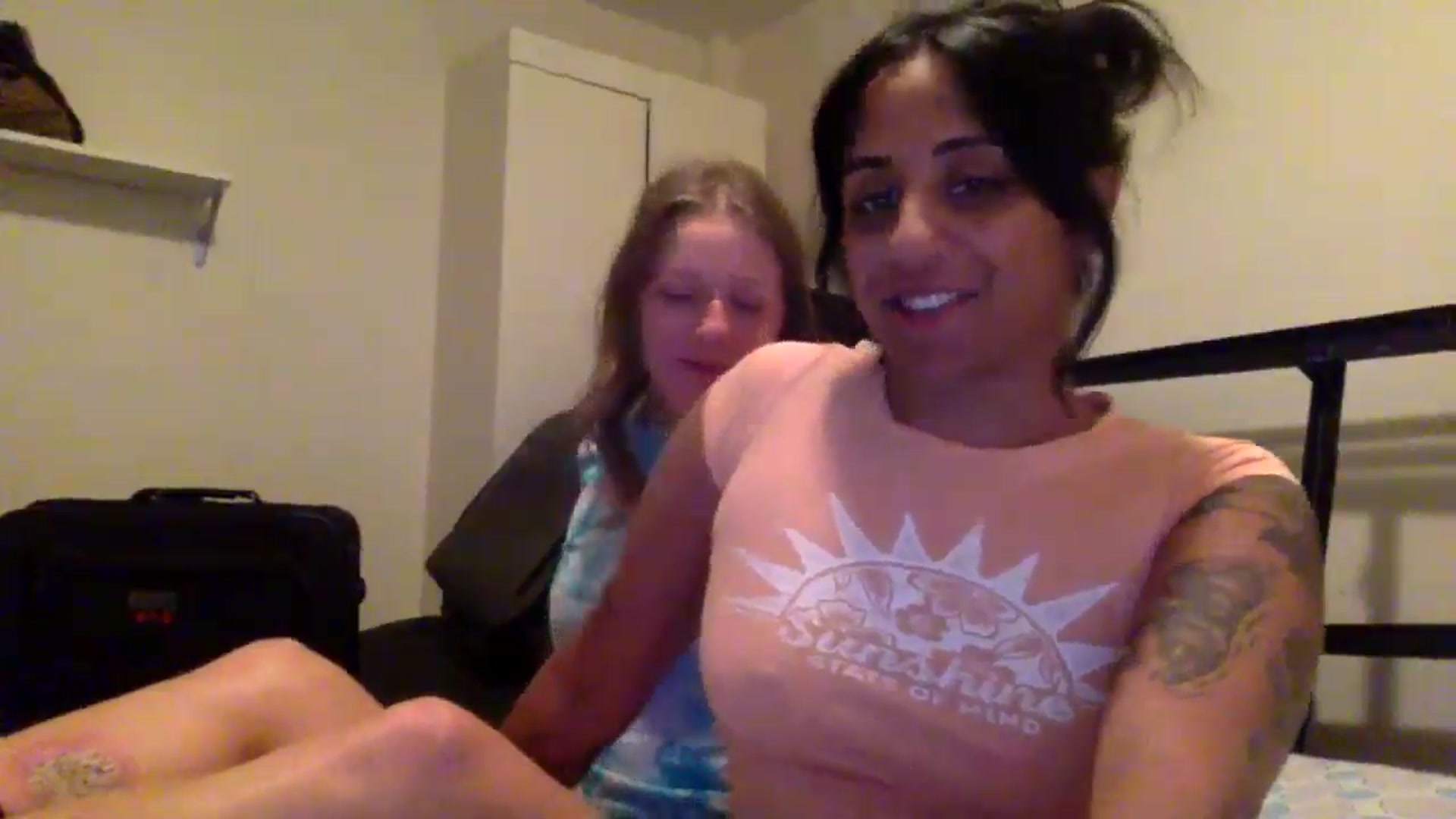 Gallery image thumbnail from MiaS___'s myfreecams stream on, 06/25/2024, 14:47 image 17 of 20
