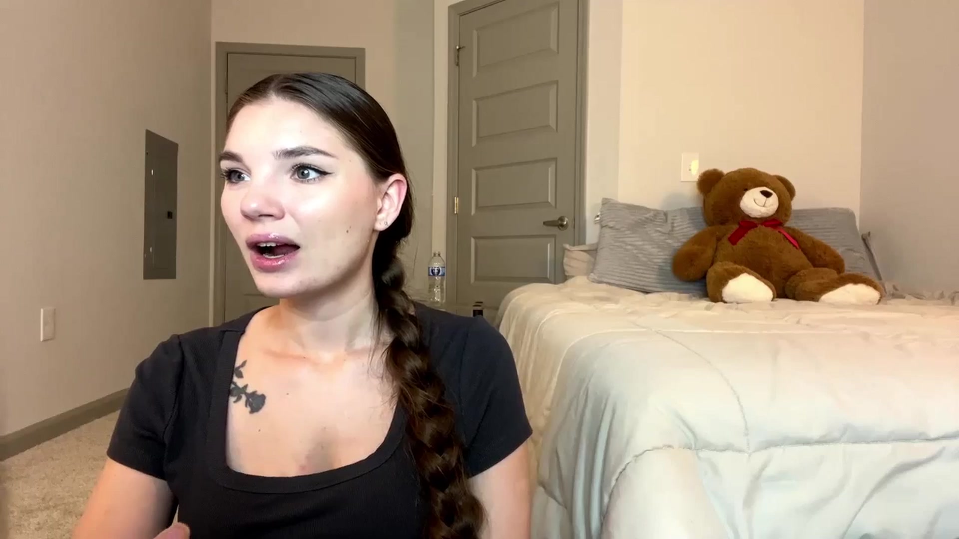 Gallery image thumbnail from MiaSunBaby's myfreecams stream on, 03/31/2026, 24:57 image 9 of 20