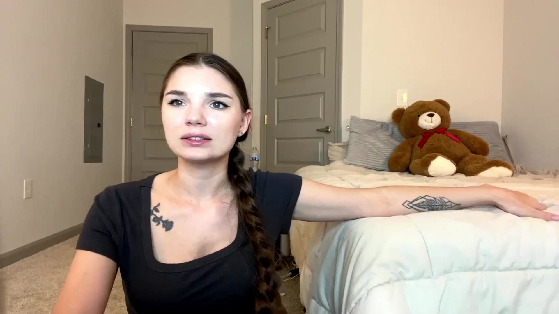 Gallery image thumbnail from MiaSunBaby's myfreecams stream on, 03/31/2026, 24:57 image 12 of 20