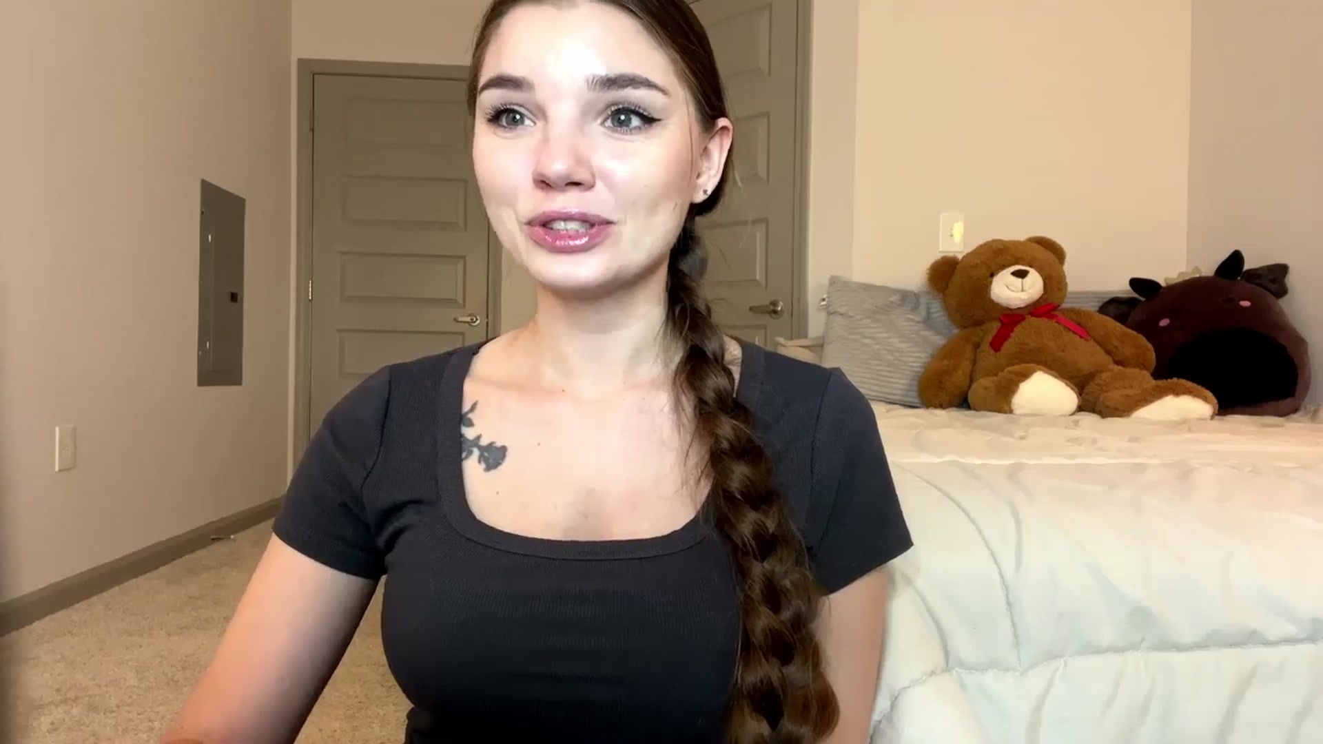 Gallery image thumbnail from MiaSunBaby's myfreecams stream on, 03/31/2026, 24:57 image 18 of 20