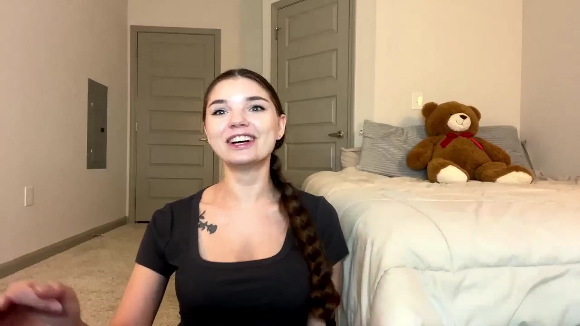 Gallery image thumbnail from MiaSunBaby's myfreecams stream on, 03/31/2026, 24:57 image 7 of 20
