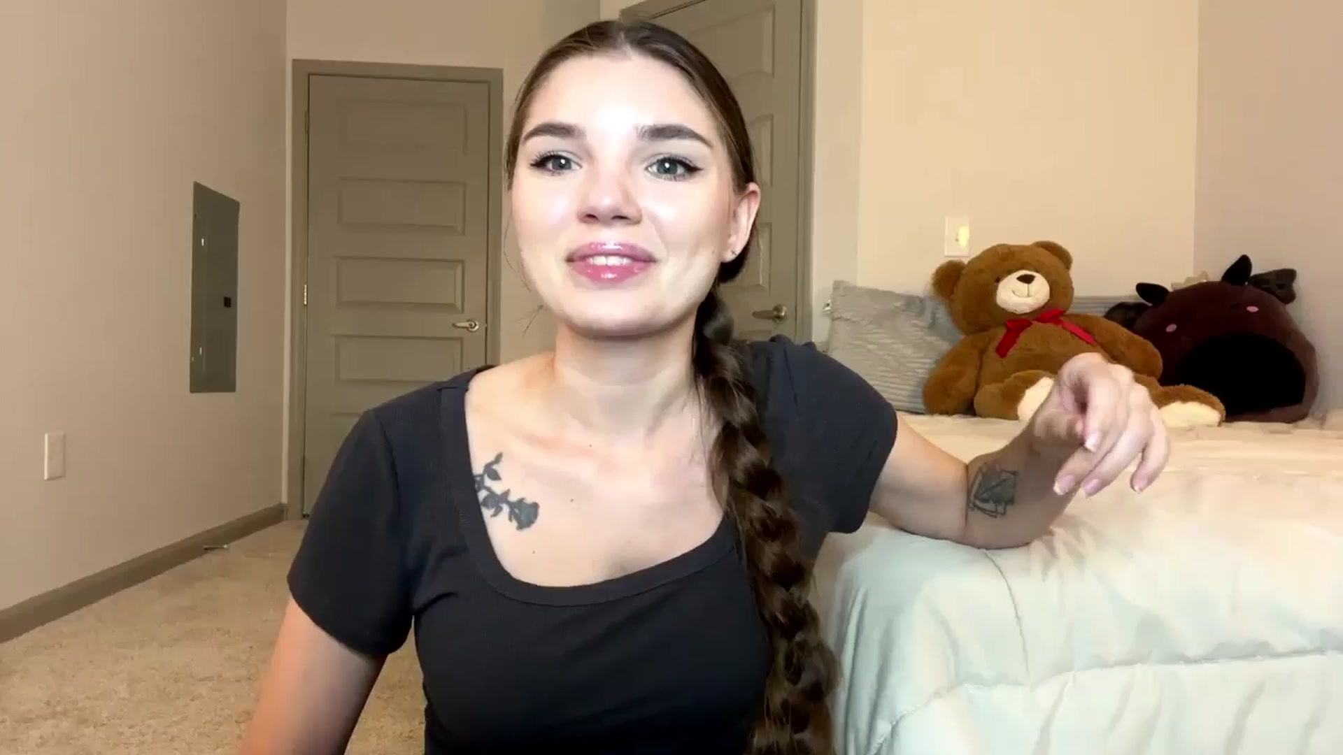 Gallery image thumbnail from MiaSunBaby's myfreecams stream on, 03/31/2026, 24:57 image 19 of 20