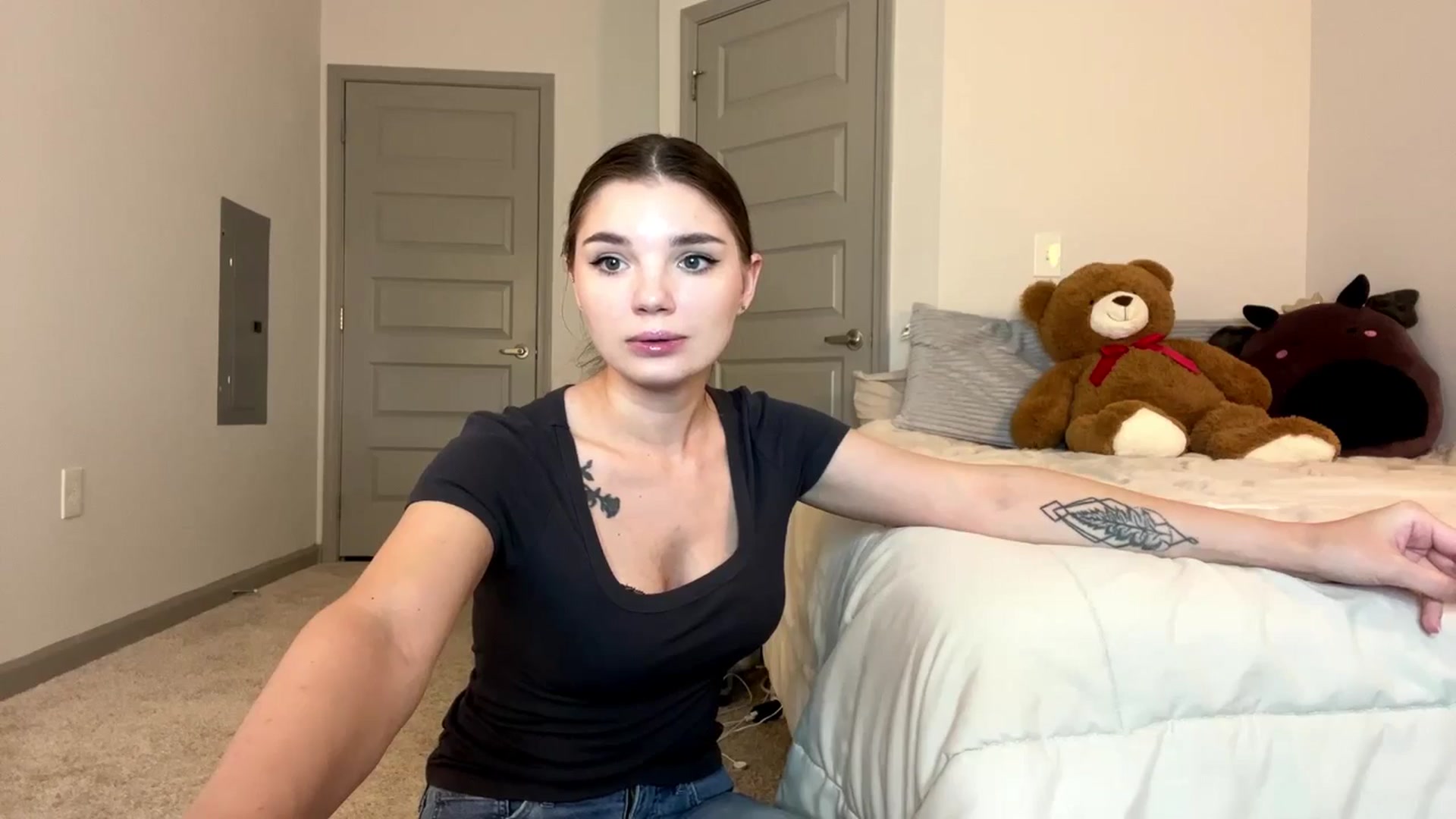 Gallery image thumbnail from MiaSunBaby's myfreecams stream on, 03/31/2026, 24:57 image 17 of 20
