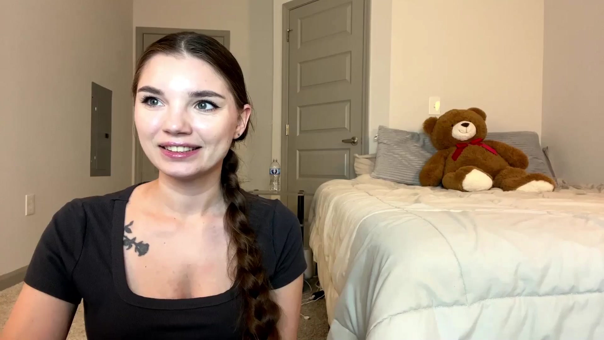 Gallery image thumbnail from MiaSunBaby's myfreecams stream on, 03/31/2026, 24:57 image 13 of 20