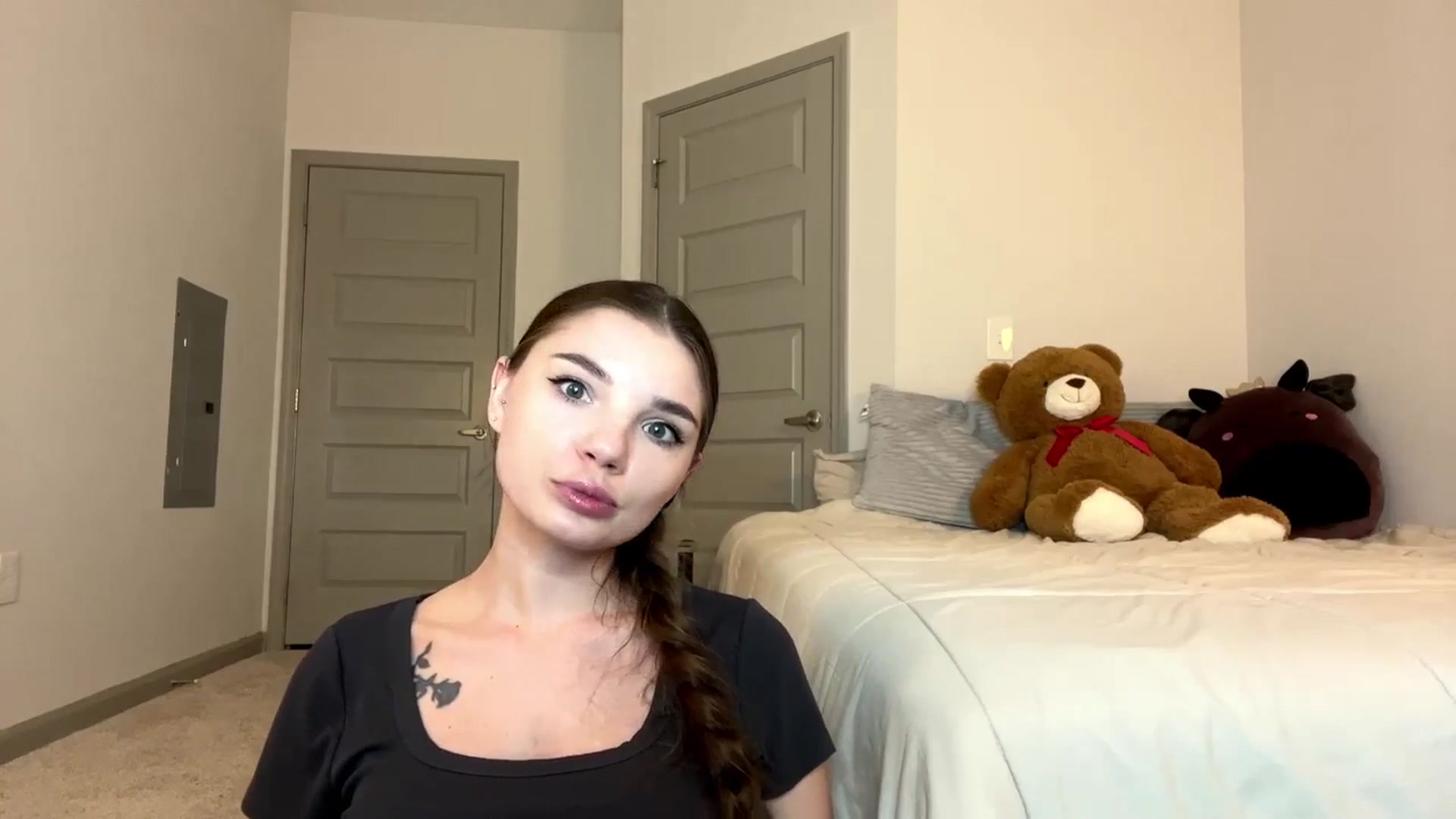 Gallery image thumbnail from MiaSunBaby's myfreecams stream on, 03/31/2026, 02:14 image 19 of 20