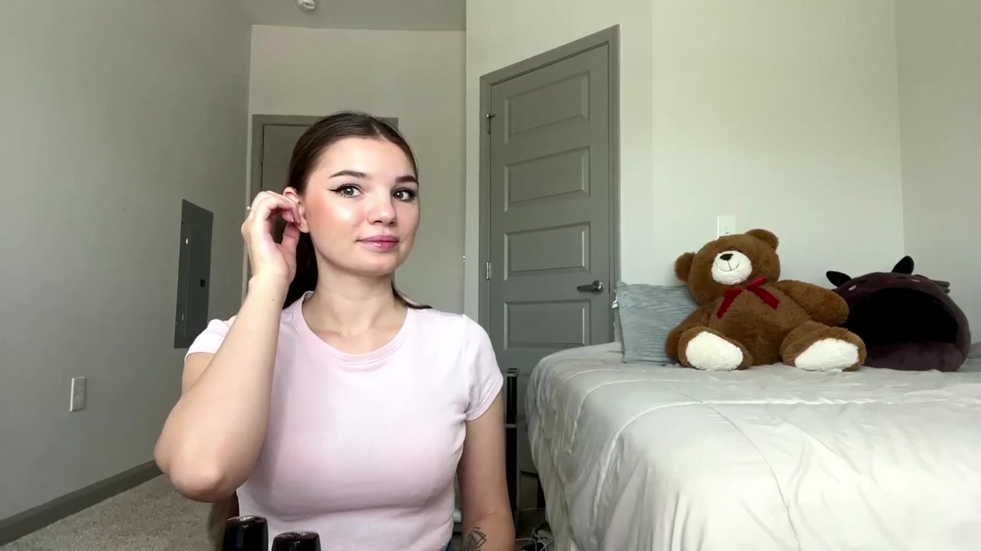 Gallery image thumbnail from MiaSunBaby's myfreecams stream on, 04/01/2026, 18:41 image 6 of 20