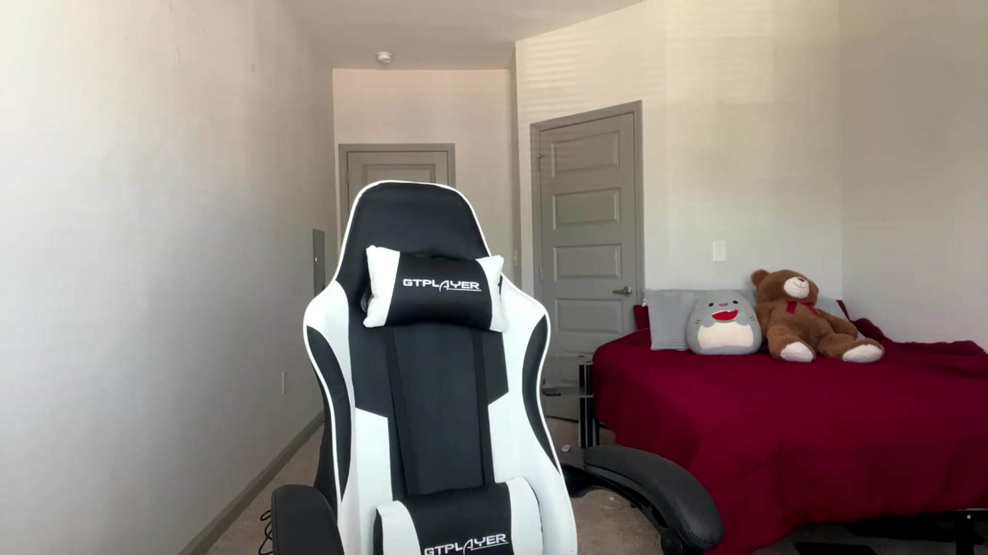 Gallery image thumbnail from MiaSunBaby's myfreecams stream on, 04/15/2026, 20:43 image 5 of 20