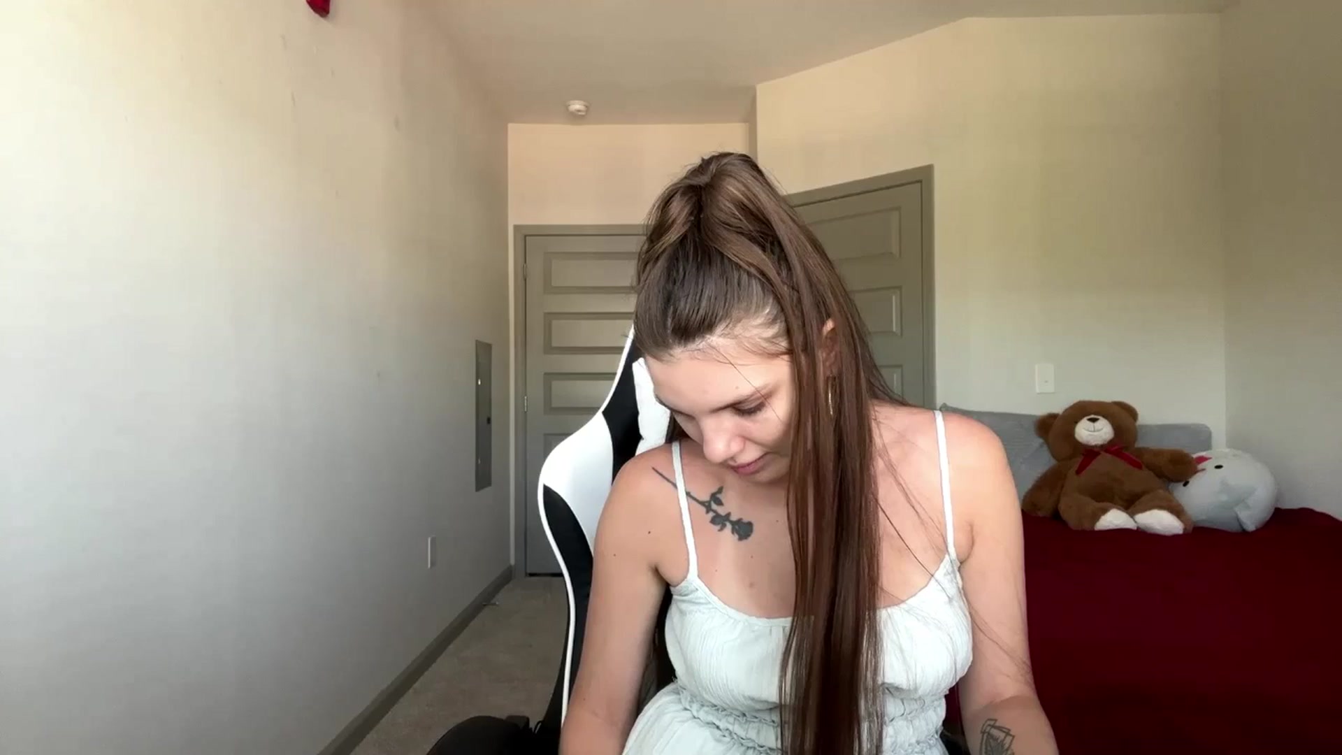 Gallery image thumbnail from MiaSunBaby's myfreecams stream on, 04/16/2026, 20:57 image 7 of 20