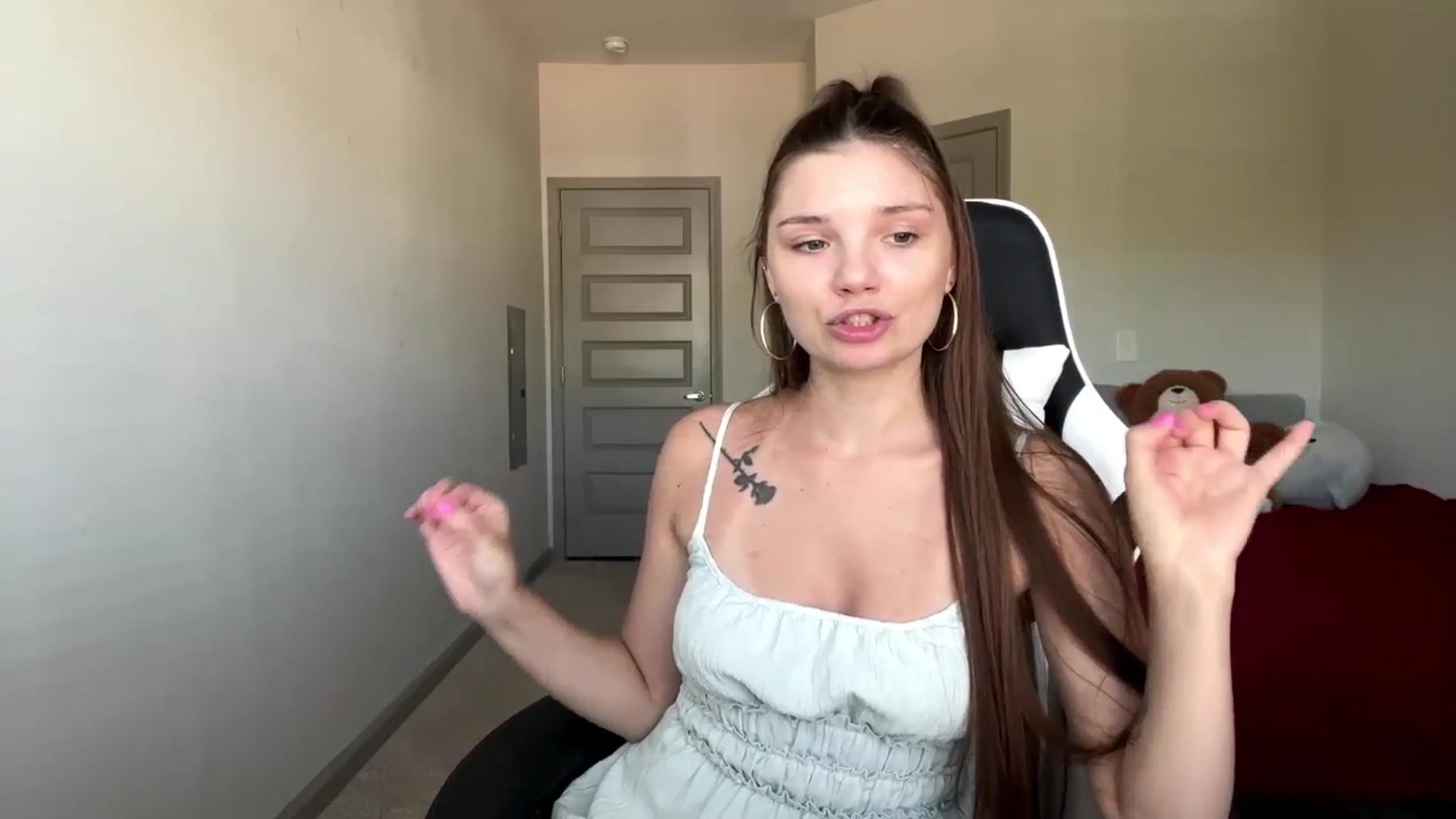 Gallery image thumbnail from MiaSunBaby's myfreecams stream on, 04/16/2026, 20:57 image 19 of 20