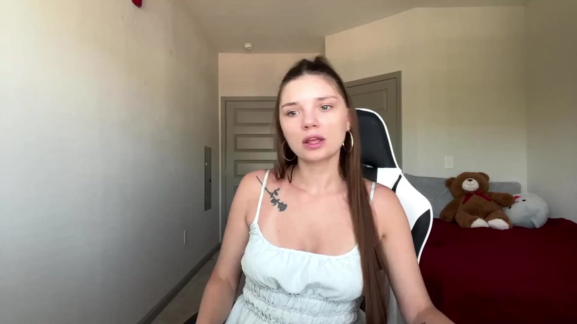 Gallery image thumbnail from MiaSunBaby's myfreecams stream on, 04/16/2026, 20:57 image 6 of 20