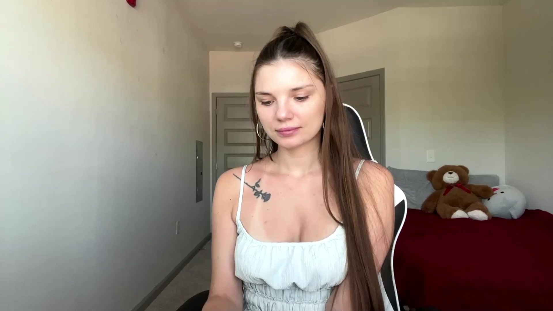Gallery image thumbnail from MiaSunBaby's myfreecams stream on, 04/16/2026, 20:57 image 5 of 20