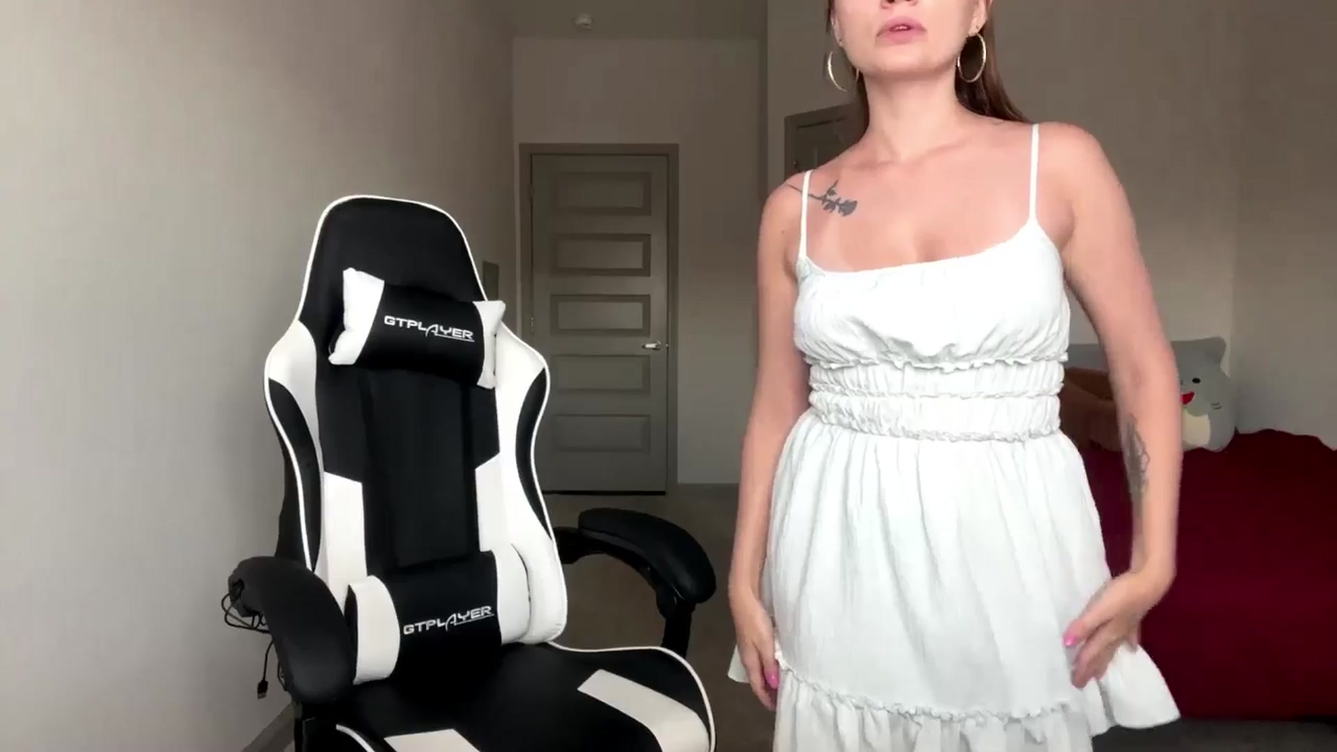 Gallery image thumbnail from MiaSunBaby's myfreecams stream on, 04/17/2026, 24:01 image 12 of 20