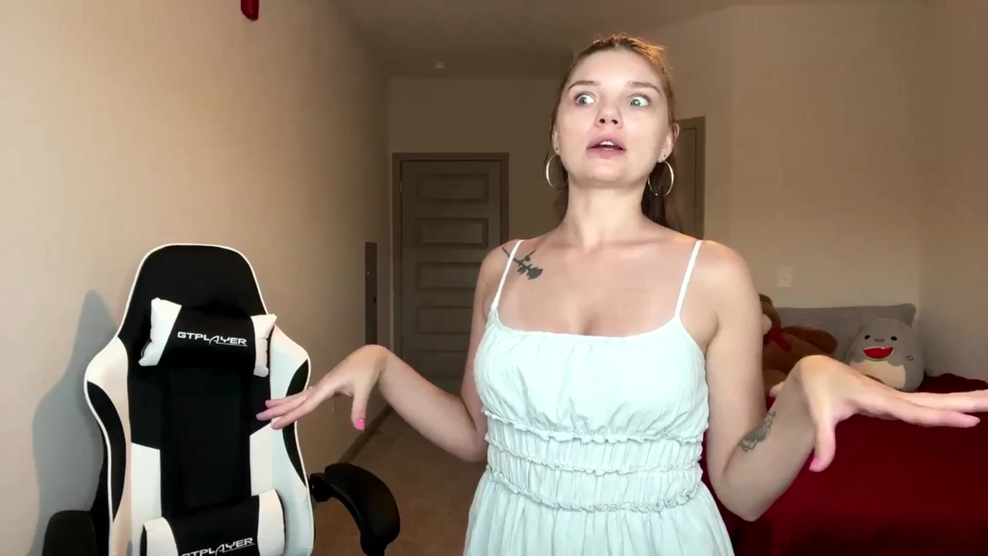 Gallery image thumbnail from MiaSunBaby's myfreecams stream on, 04/17/2026, 24:01 image 14 of 20