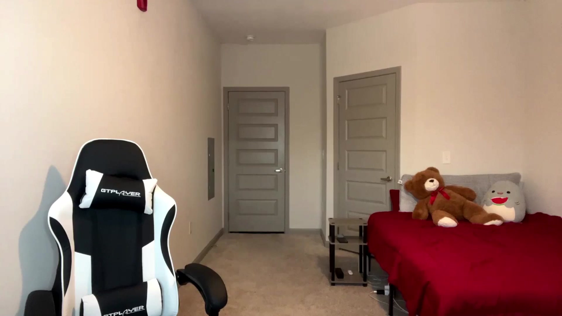 Gallery image thumbnail from MiaSunBaby's myfreecams stream on, 04/17/2026, 24:01 image 15 of 20