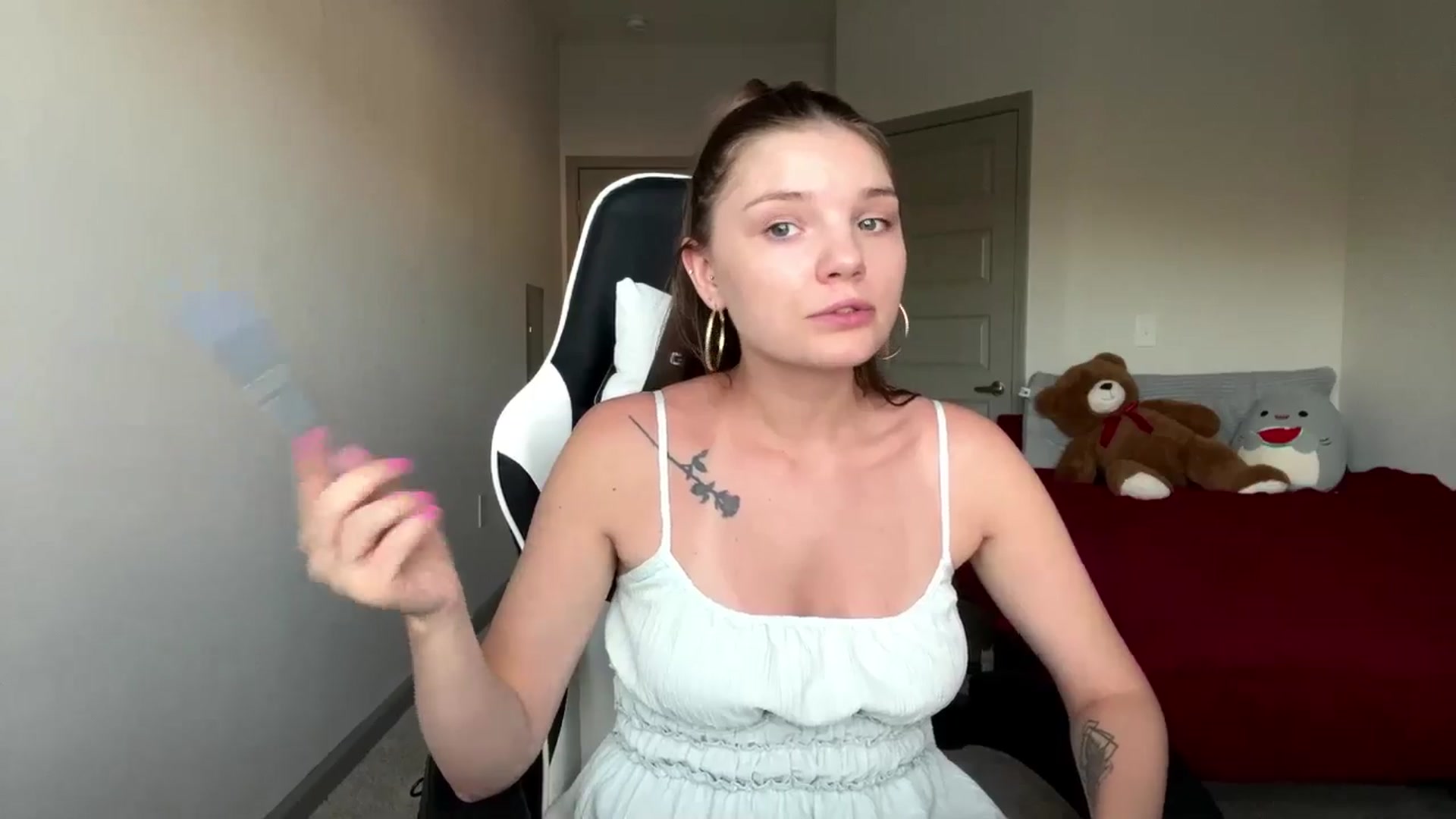 Gallery image thumbnail from MiaSunBaby's myfreecams stream on, 04/17/2026, 24:01 image 3 of 20