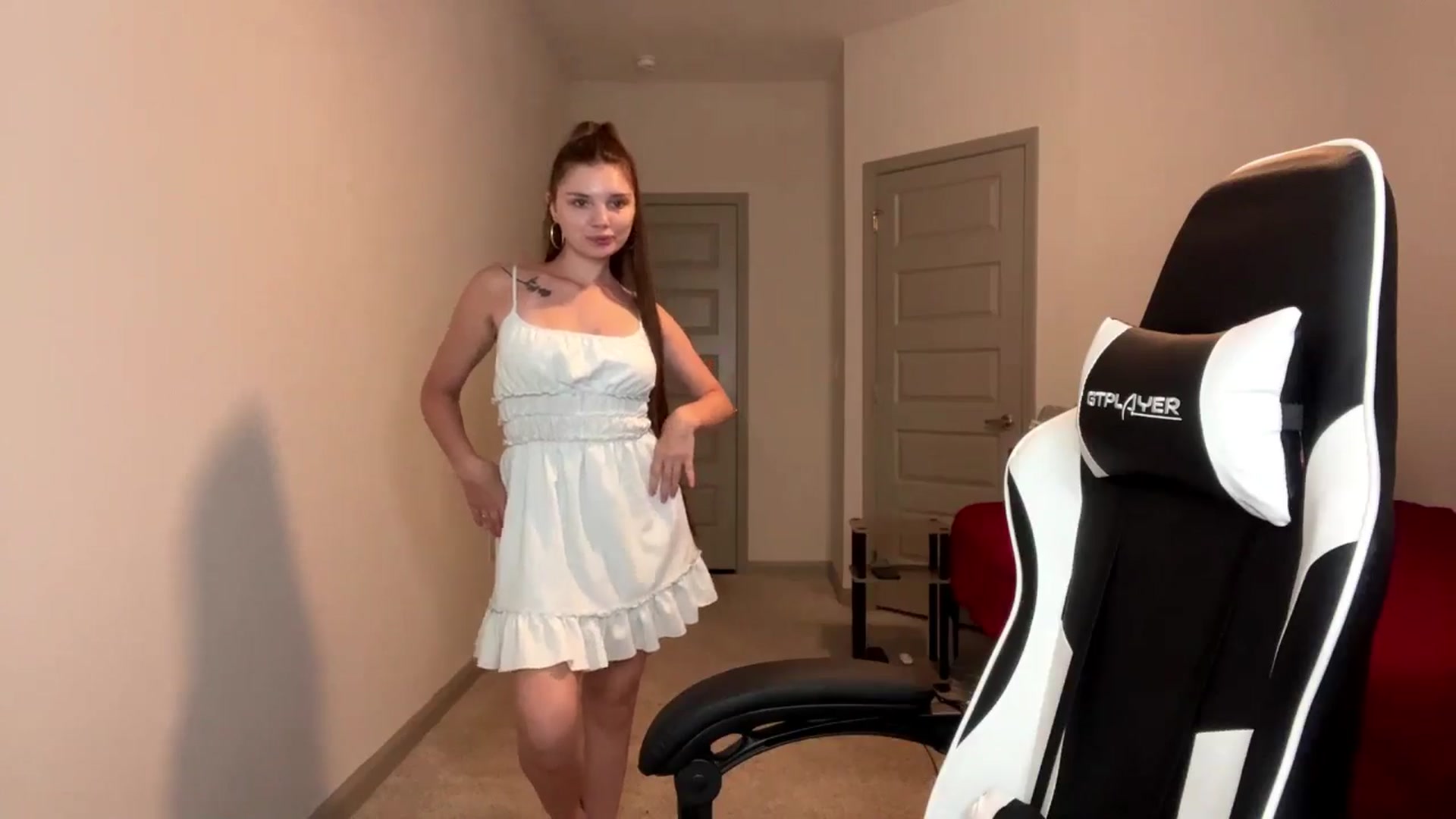 Gallery image thumbnail from MiaSunBaby's myfreecams stream on, 04/17/2026, 24:40 image 19 of 20