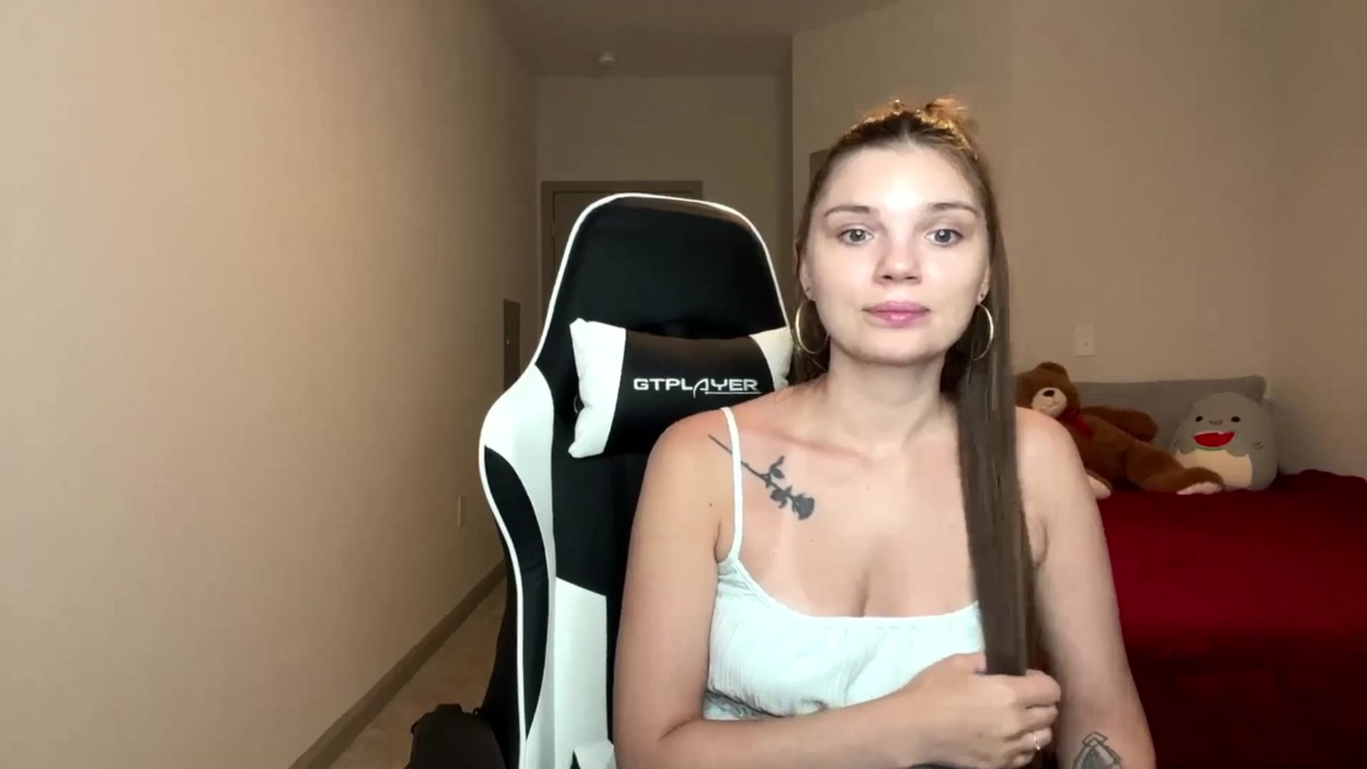 Gallery image thumbnail from MiaSunBaby's myfreecams stream on, 04/17/2026, 24:40 image 16 of 20