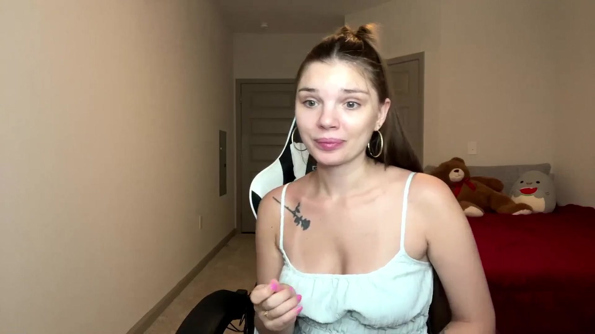 Gallery image thumbnail from MiaSunBaby's myfreecams stream on, 04/17/2026, 24:40 image 11 of 20