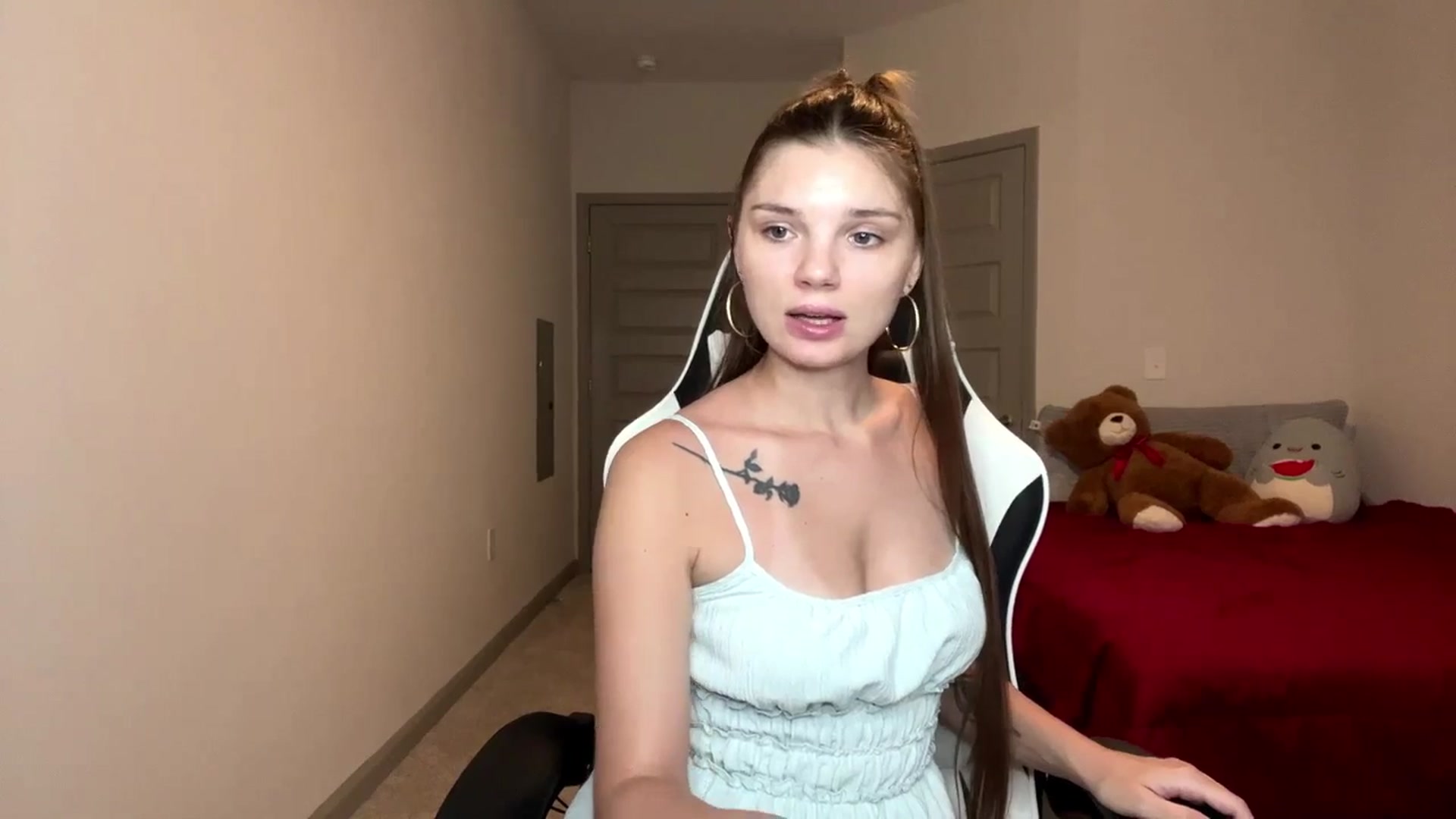 Gallery image thumbnail from MiaSunBaby's myfreecams stream on, 04/17/2026, 24:40 image 20 of 20
