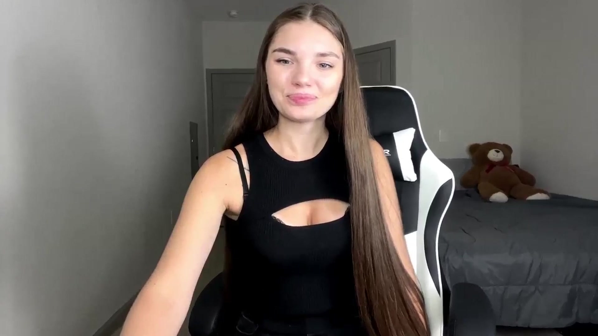Gallery image thumbnail from MiaSunBaby's myfreecams stream on, 04/22/2026, 02:07 image 3 of 20