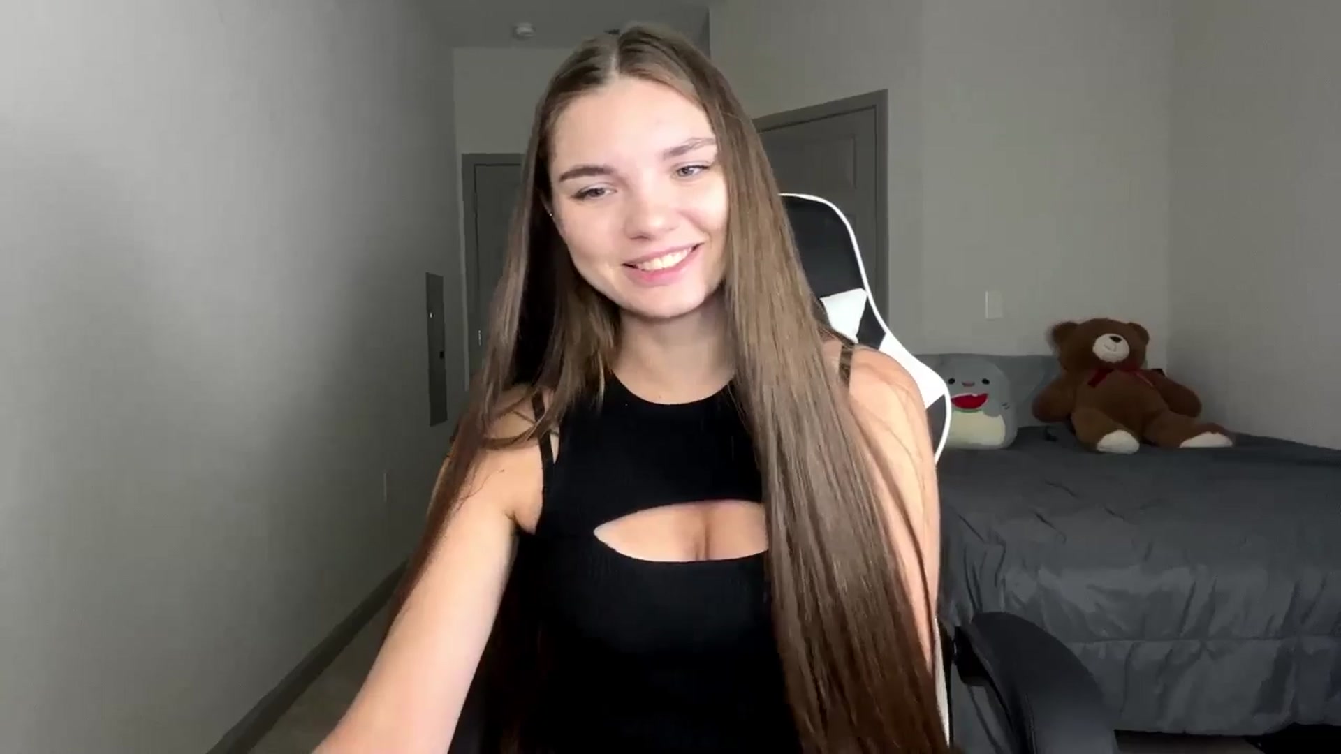 Gallery image thumbnail from MiaSunBaby's myfreecams stream on, 04/22/2026, 02:07 image 14 of 20