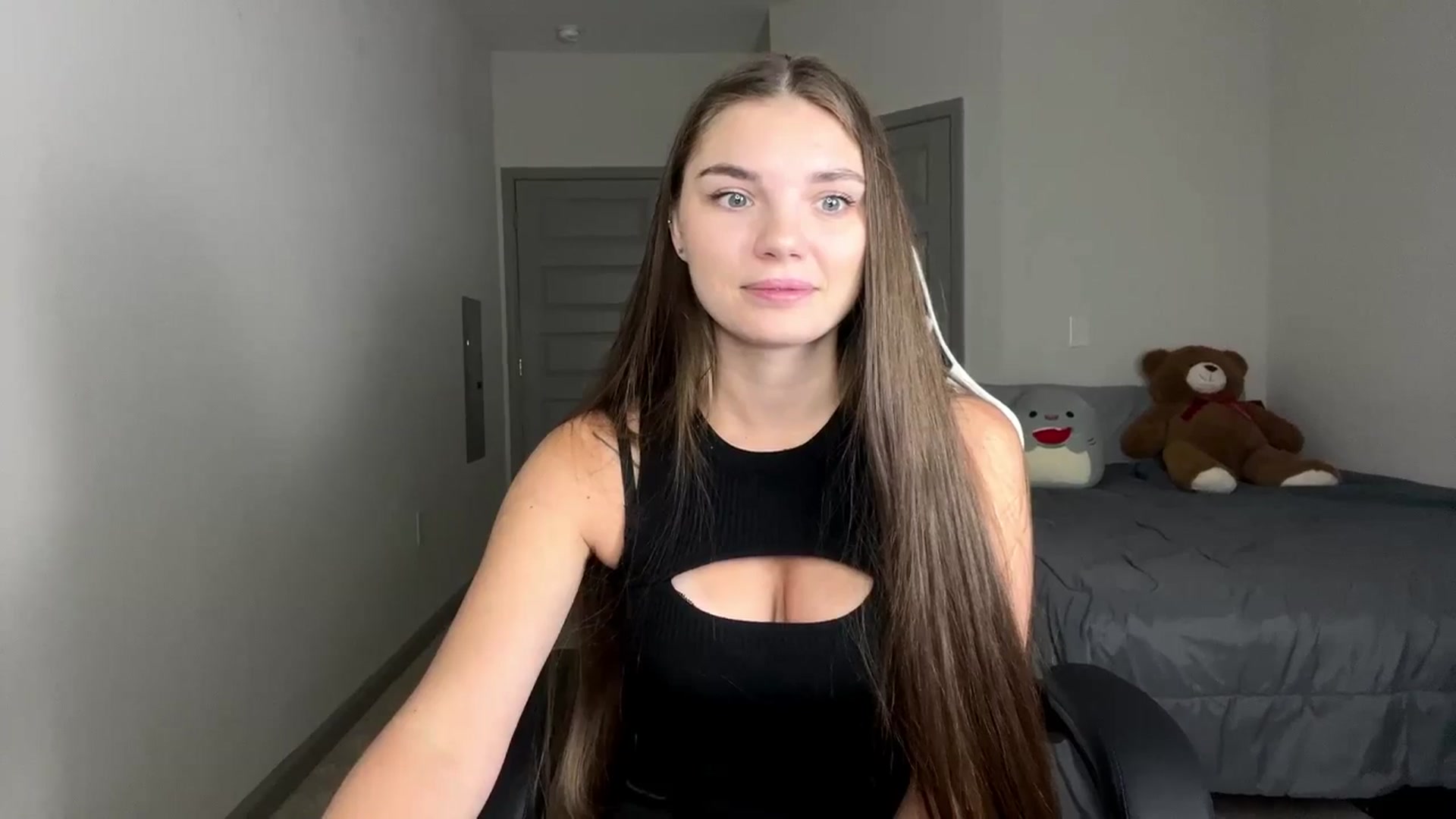 Gallery image thumbnail from MiaSunBaby's myfreecams stream on, 04/22/2026, 02:07 image 13 of 20