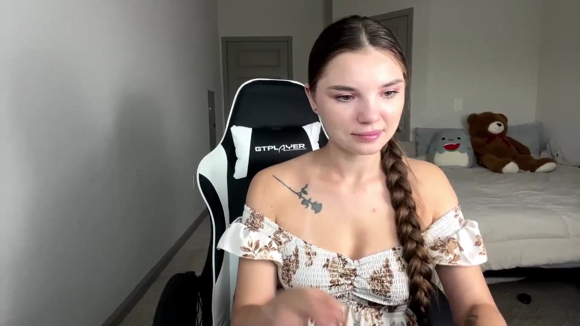 Gallery image thumbnail from MiaSunBaby's myfreecams stream on, 05/11/2026, 24:43 image 3 of 20