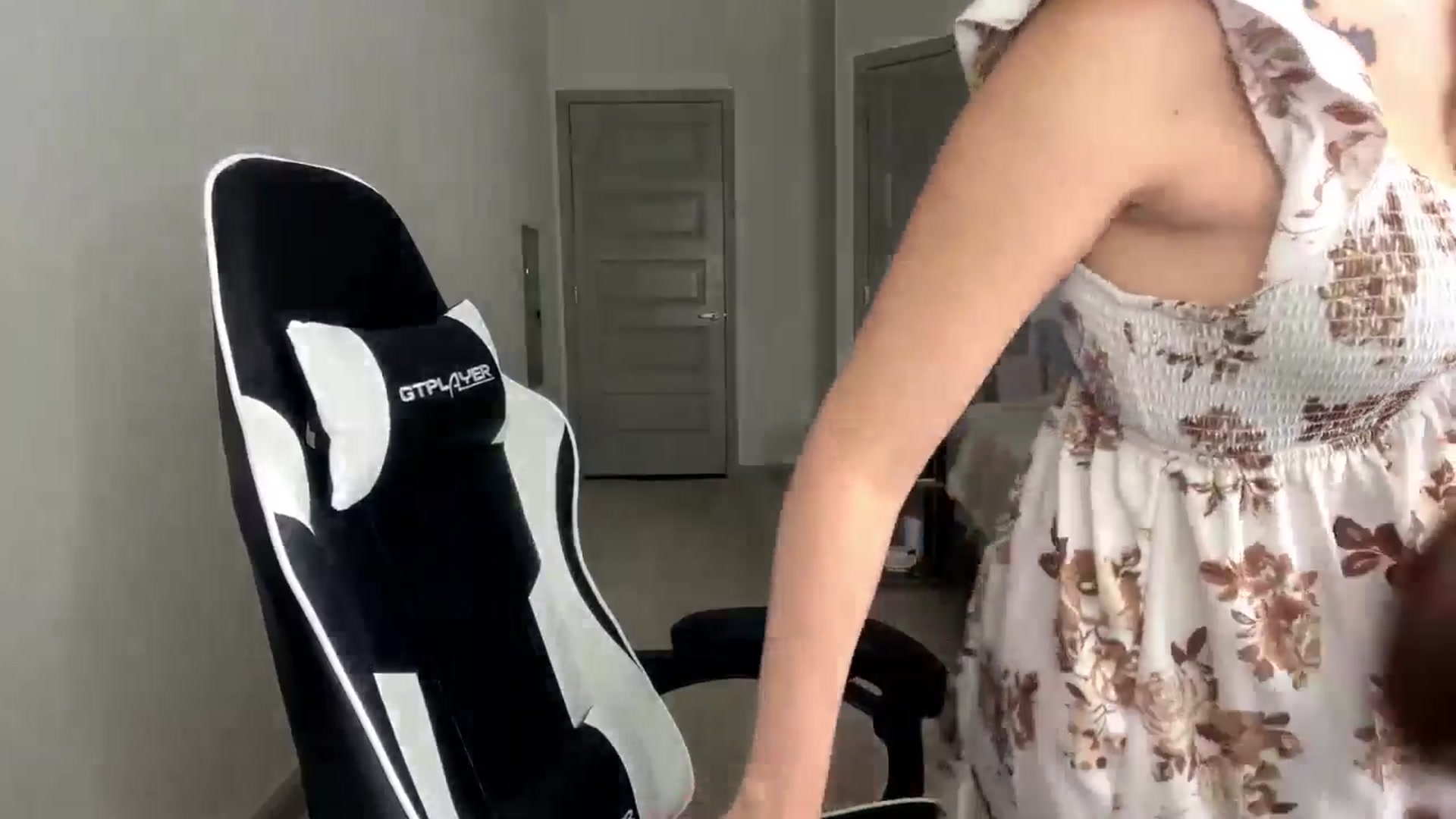 Gallery image thumbnail from MiaSunBaby's myfreecams stream on, 05/11/2026, 24:43 image 14 of 20