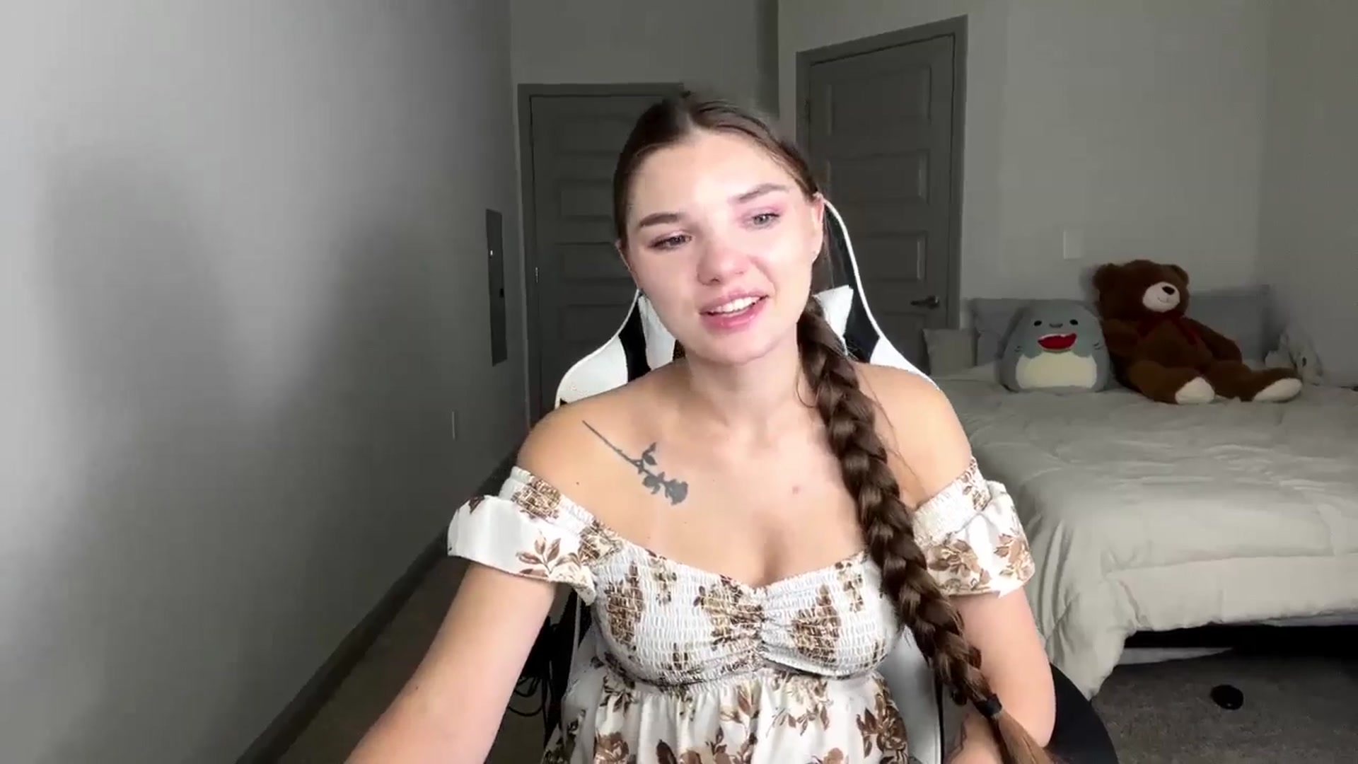 Gallery image thumbnail from MiaSunBaby's myfreecams stream on, 05/11/2026, 24:43 image 4 of 20