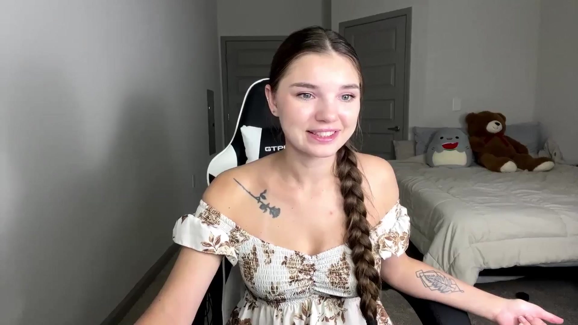 Gallery image thumbnail from MiaSunBaby's myfreecams stream on, 05/11/2026, 24:43 image 9 of 20